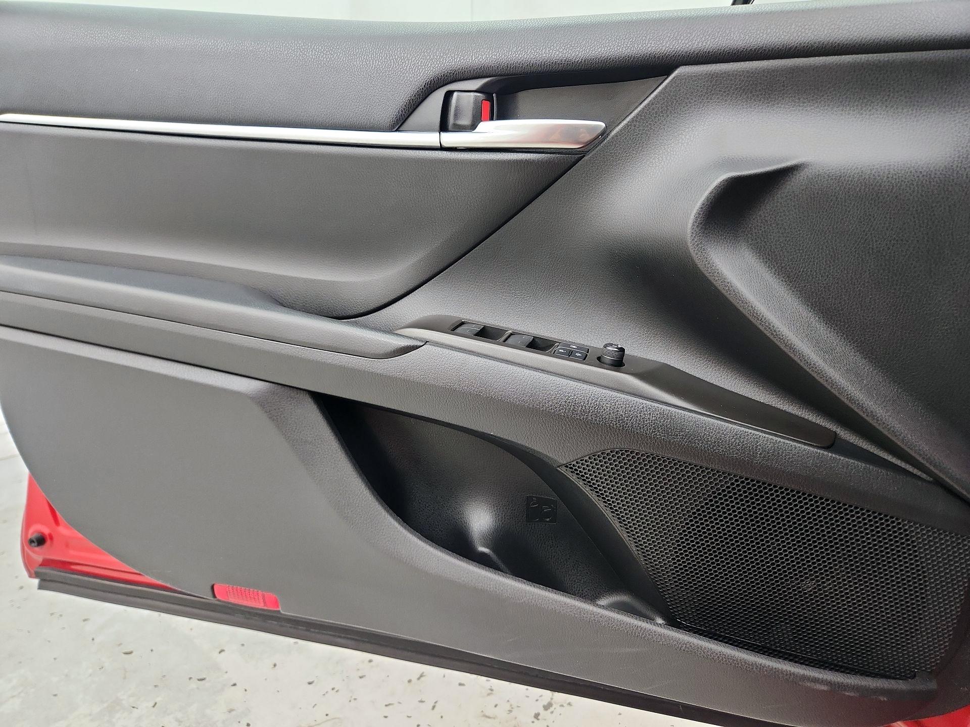 Thumbnail: 2021 Toyota Camry - 12