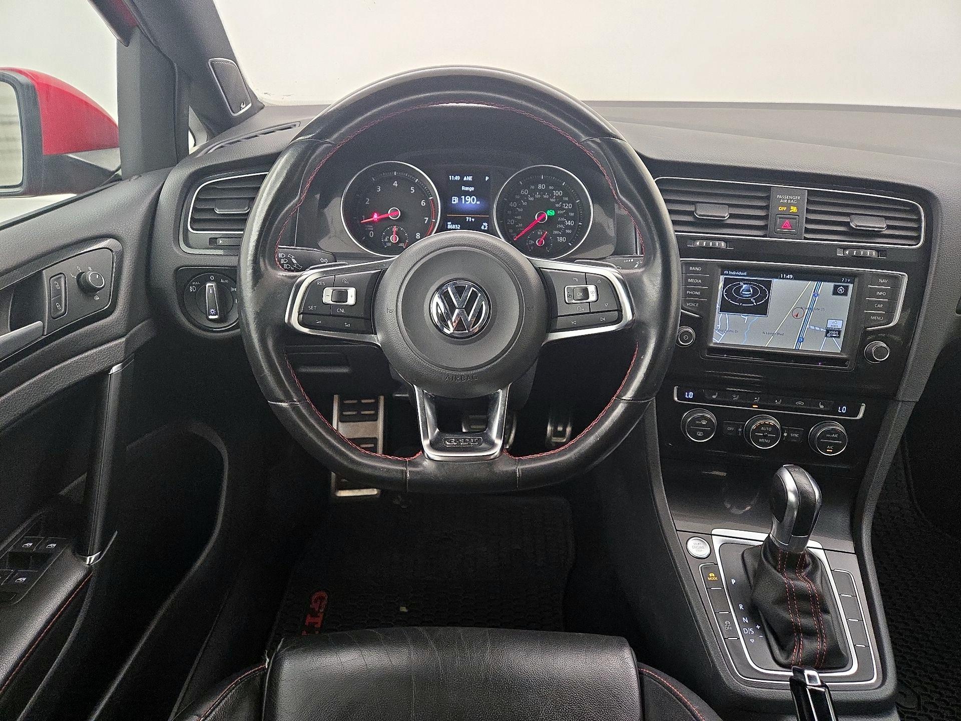 Thumbnail: 2016 Volkswagen Golf - 10