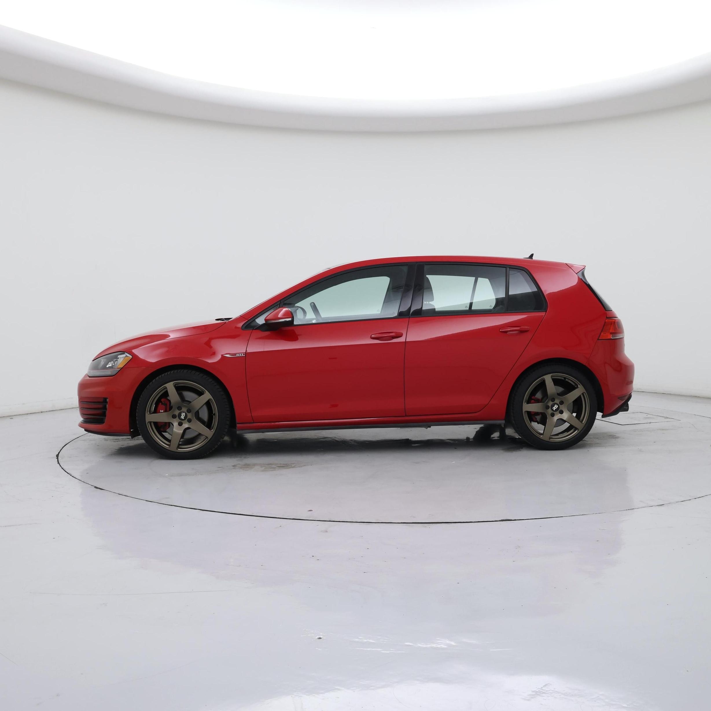 Thumbnail: 2016 Volkswagen Golf - 3