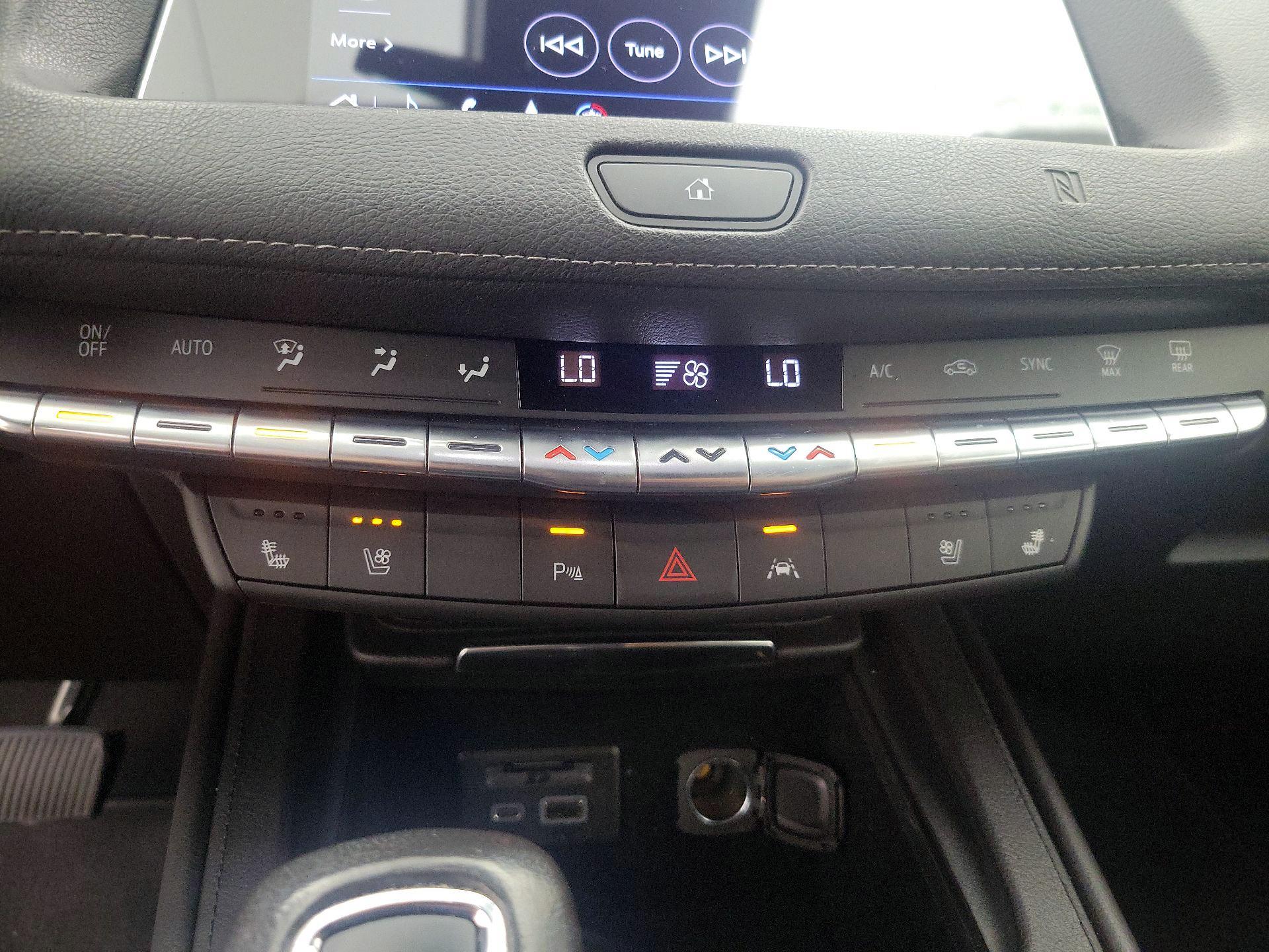 Thumbnail: 2019 Cadillac XT4 - 16