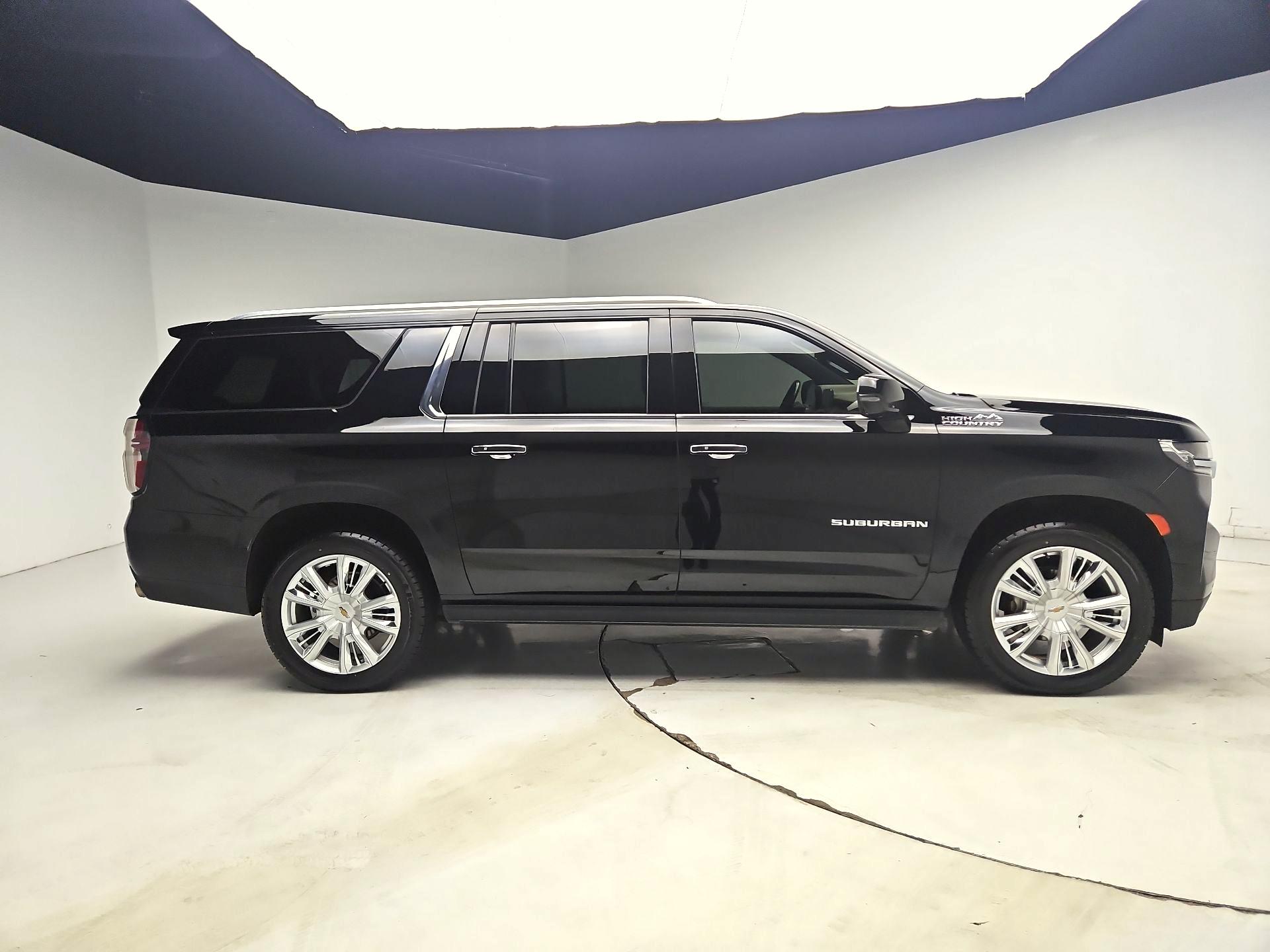 Thumbnail: 2021 Chevrolet Suburban - 4
