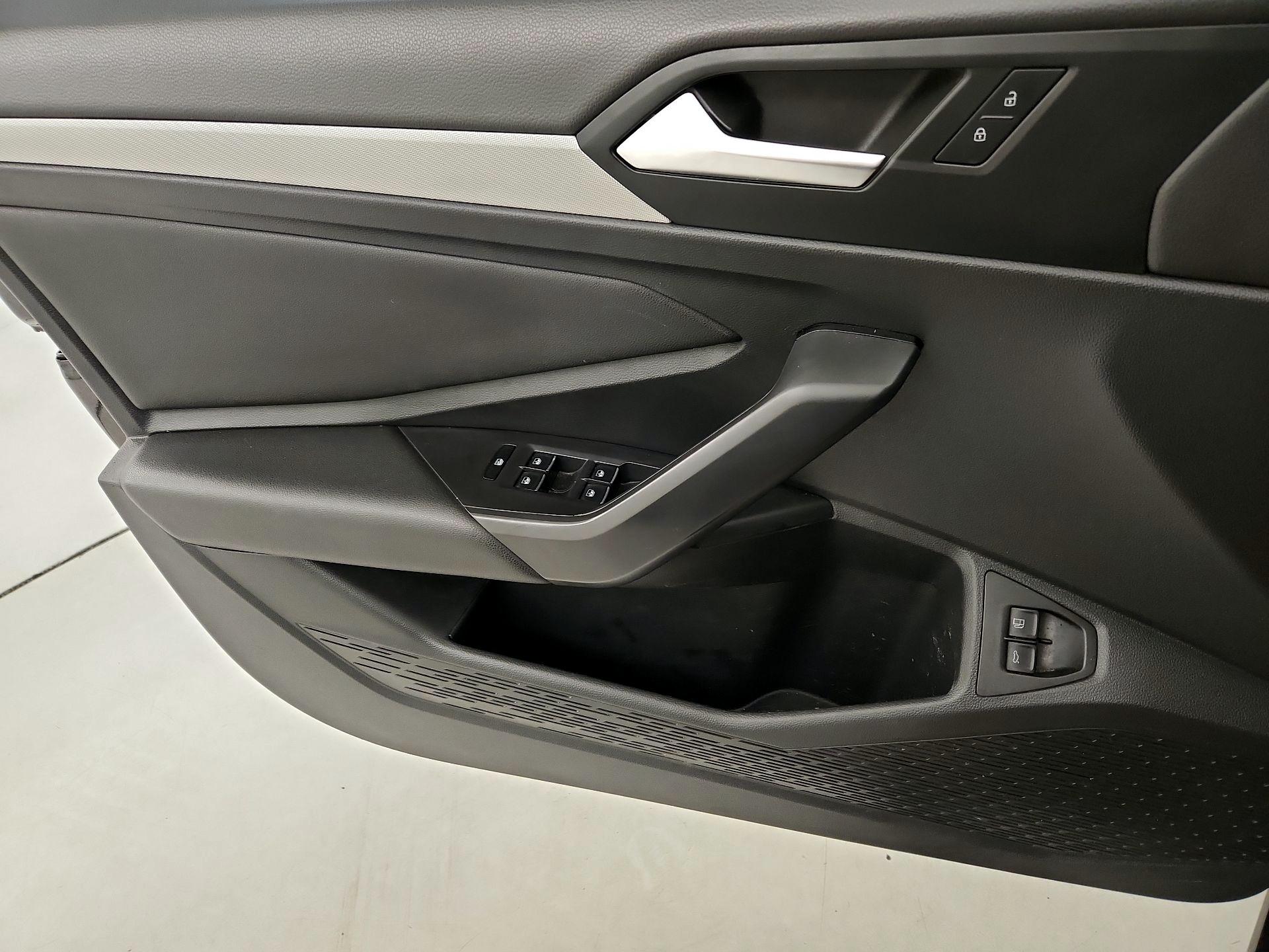 Thumbnail: 2021 Volkswagen Jetta - 12