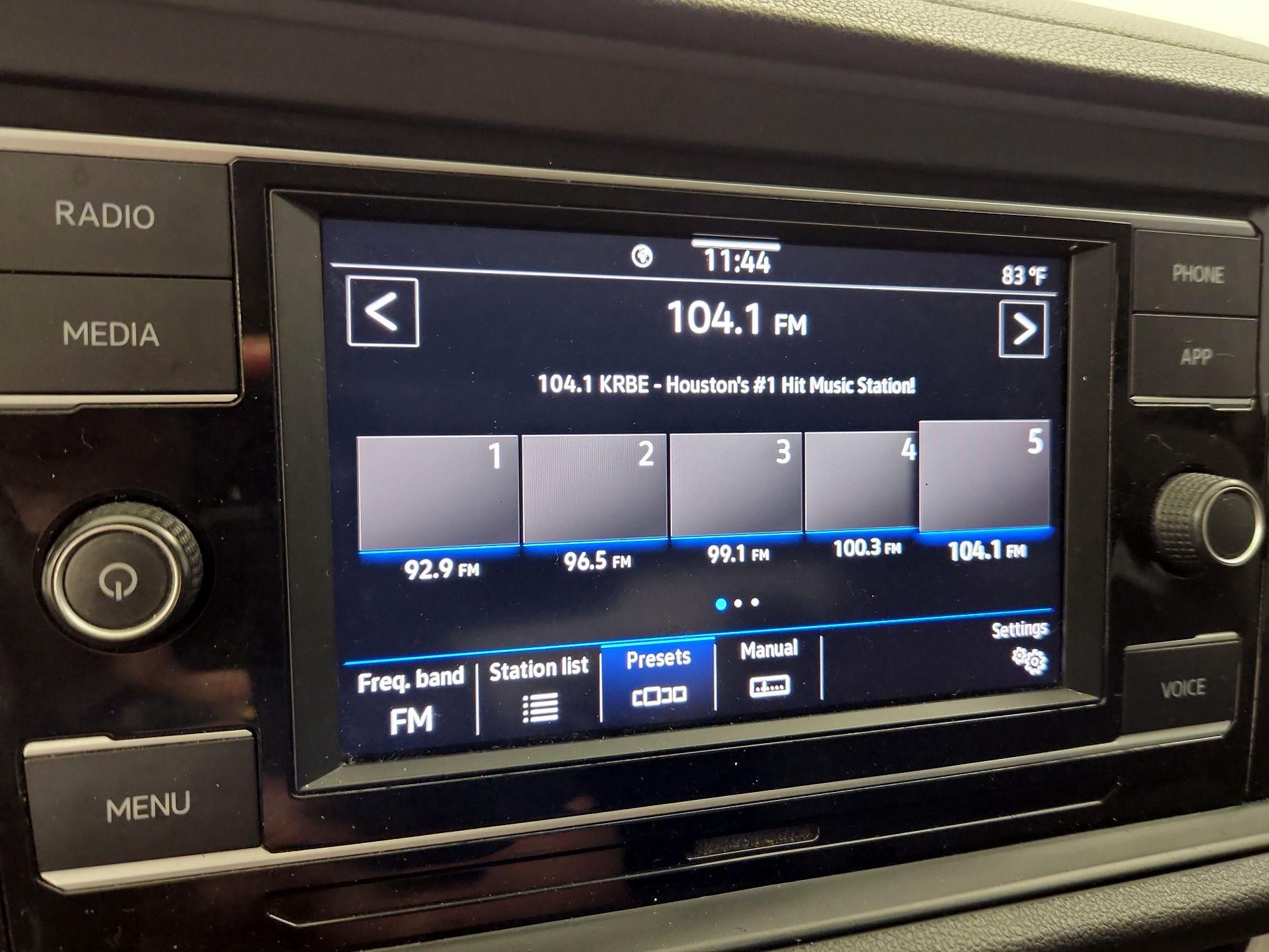 Thumbnail: 2021 Volkswagen Jetta - 15