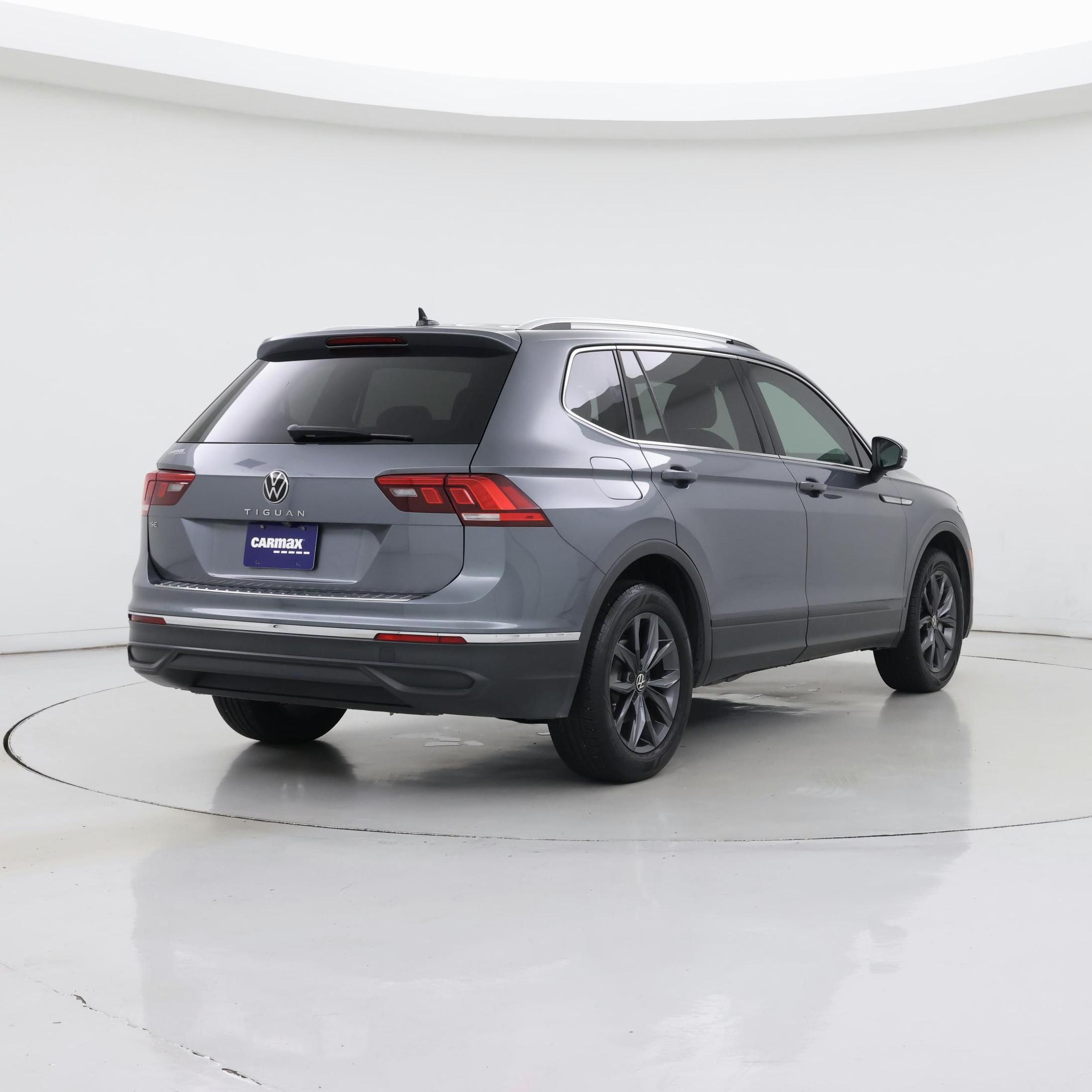 Thumbnail: 2022 Volkswagen Tiguan - 8