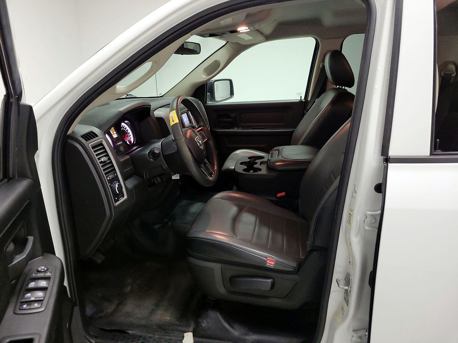 Thumbnail: 2021 RAM 1500 Classic - 11