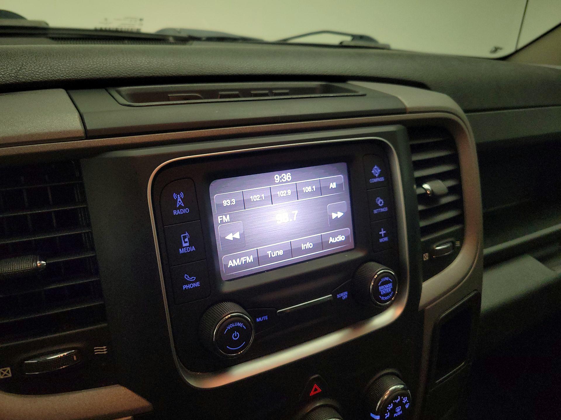 Thumbnail: 2021 RAM 1500 Classic - 15