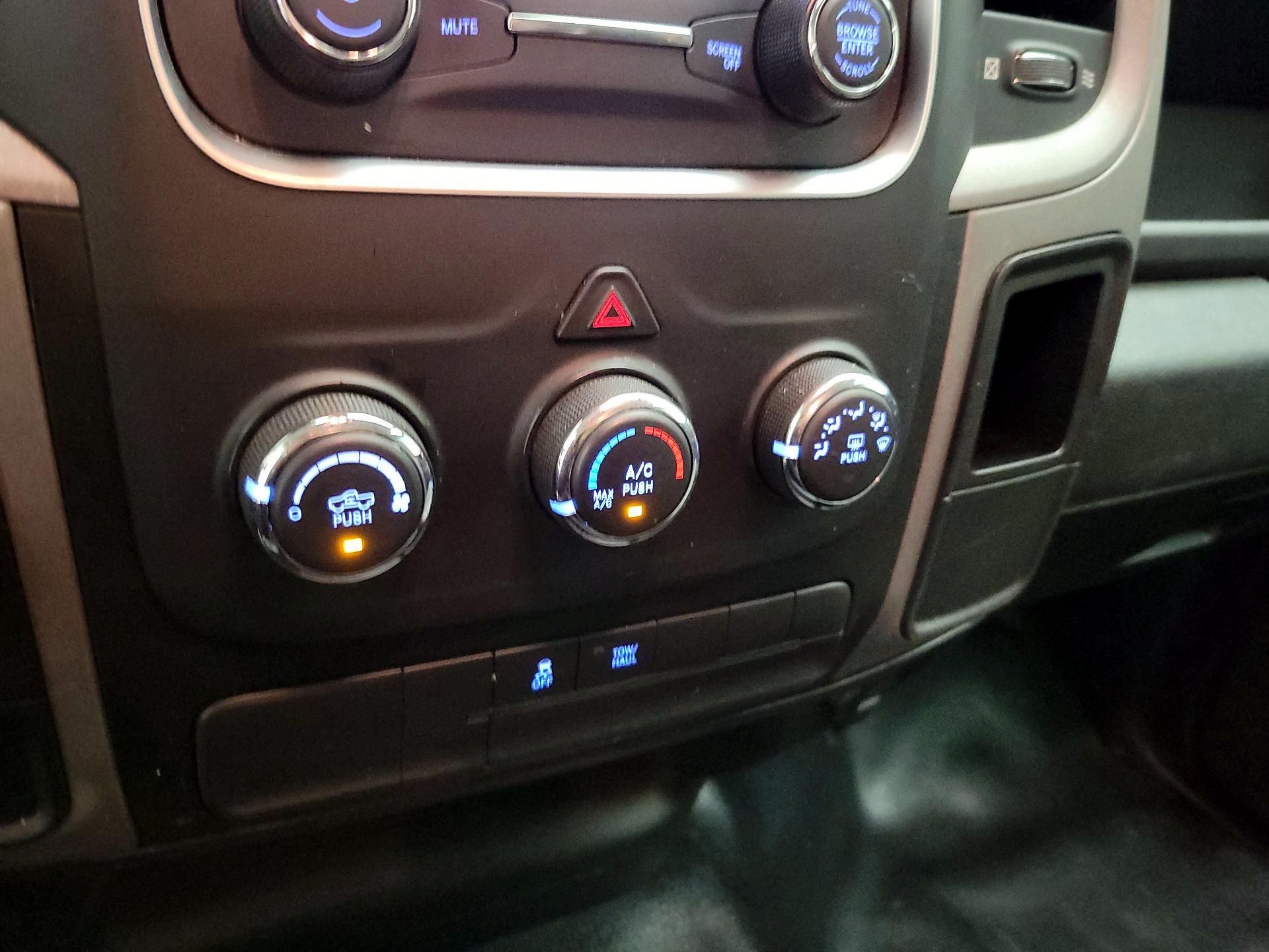 Thumbnail: 2021 RAM 1500 Classic - 16