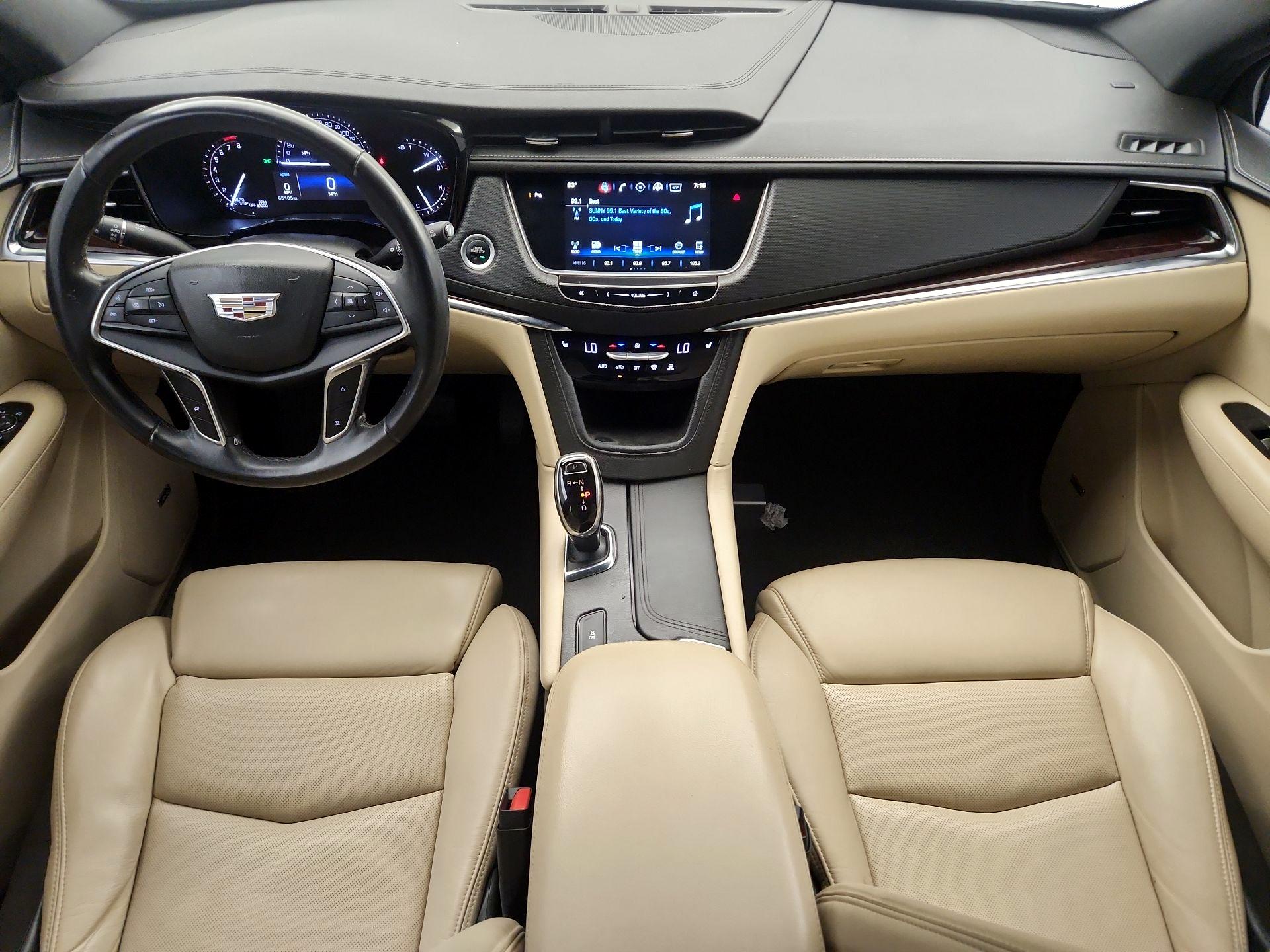Thumbnail: 2017 Cadillac XT5 - 9