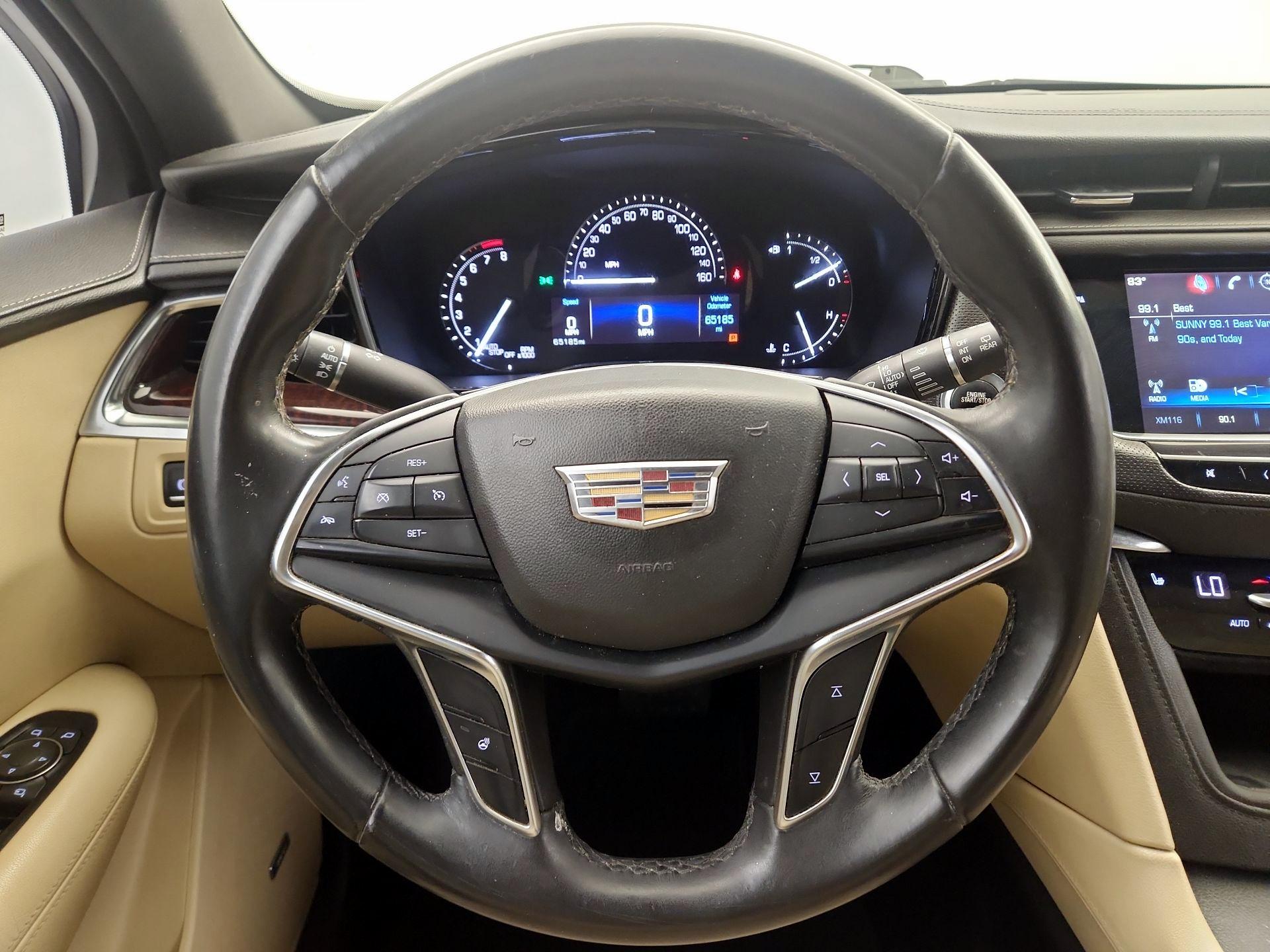 Thumbnail: 2017 Cadillac XT5 - 10