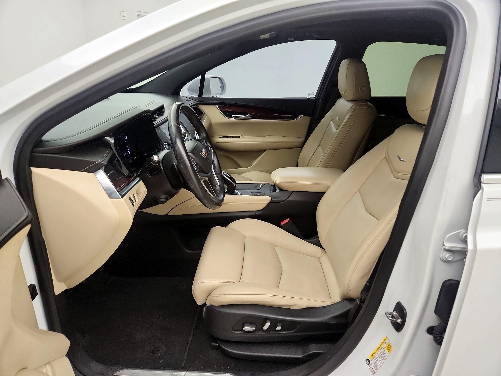 Thumbnail: 2017 Cadillac XT5 - 11