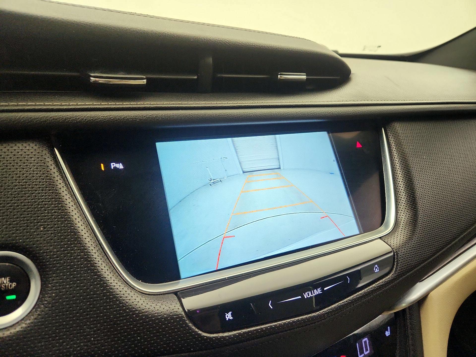 Thumbnail: 2017 Cadillac XT5 - 14