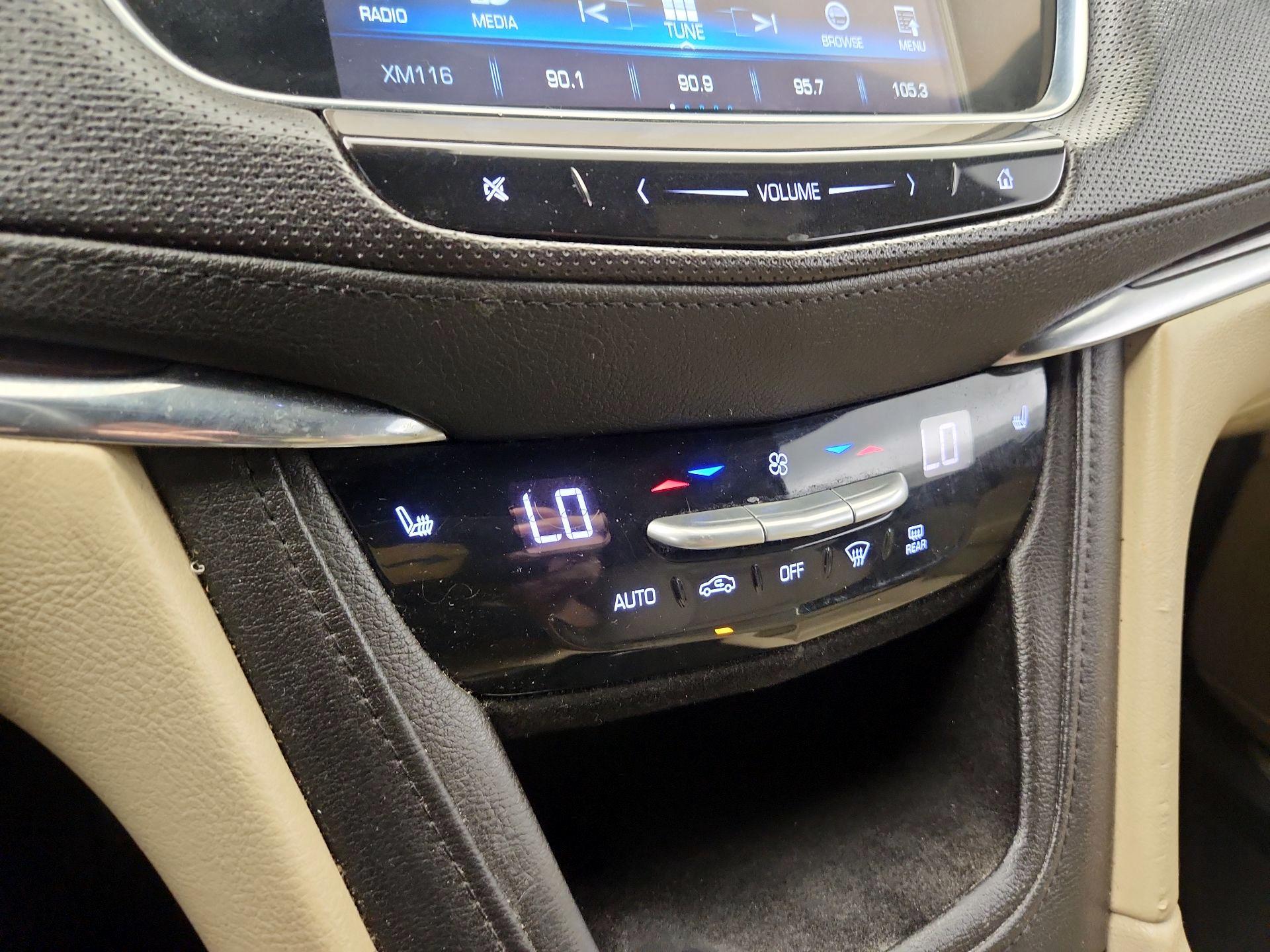 Thumbnail: 2017 Cadillac XT5 - 16