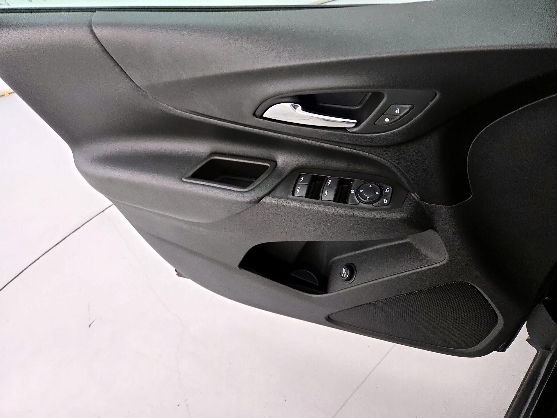 Thumbnail: 2018 Chevrolet Equinox - 12