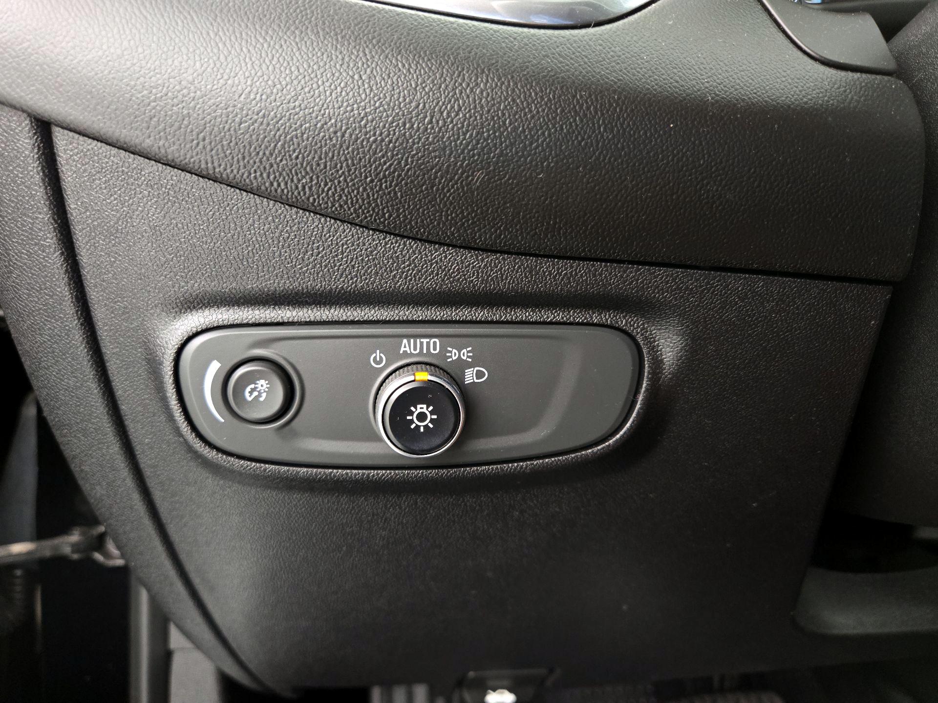 Thumbnail: 2018 Chevrolet Equinox - 13