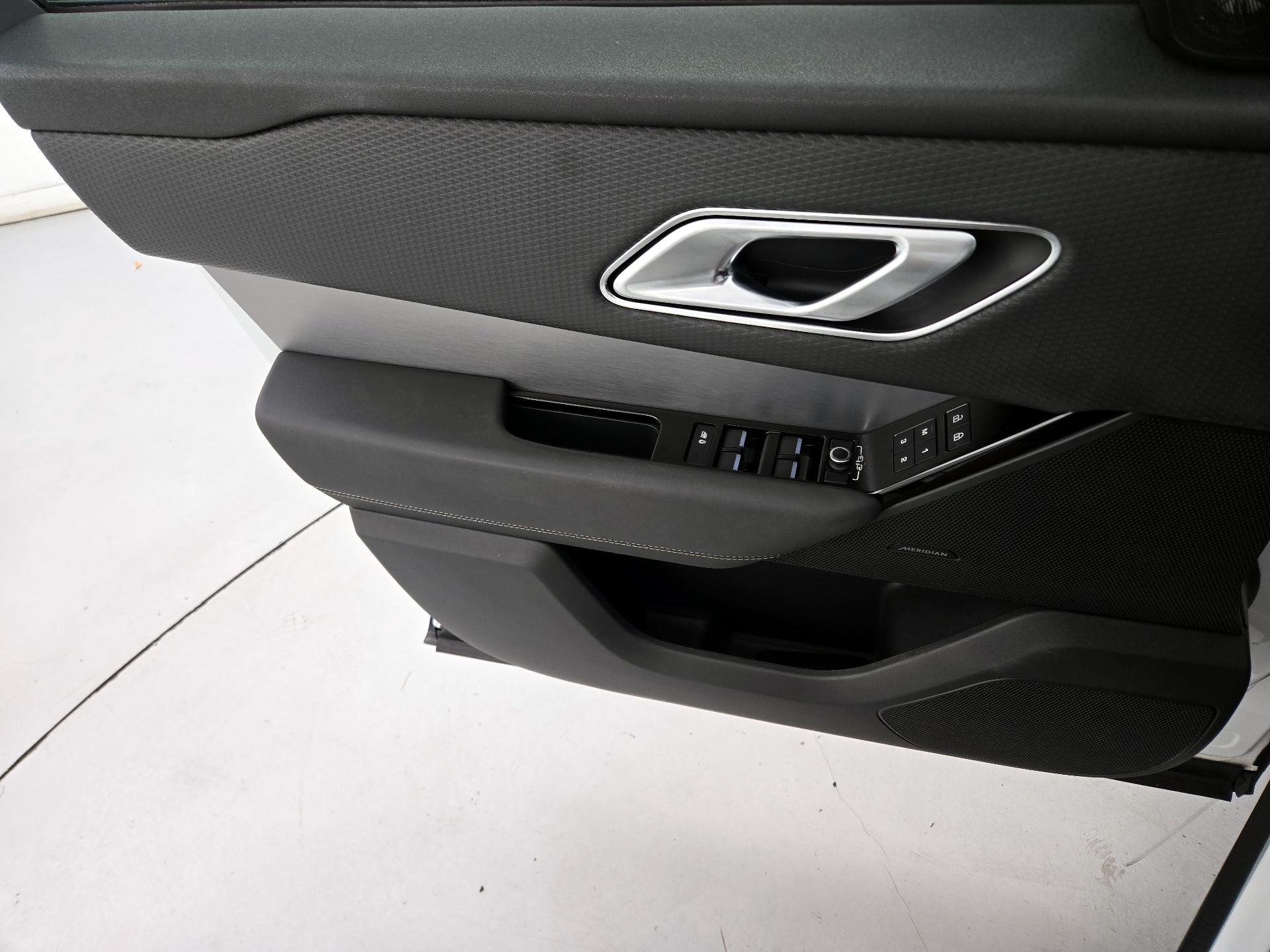 Thumbnail: 2022 Land Rover Range Rover Velar - 12