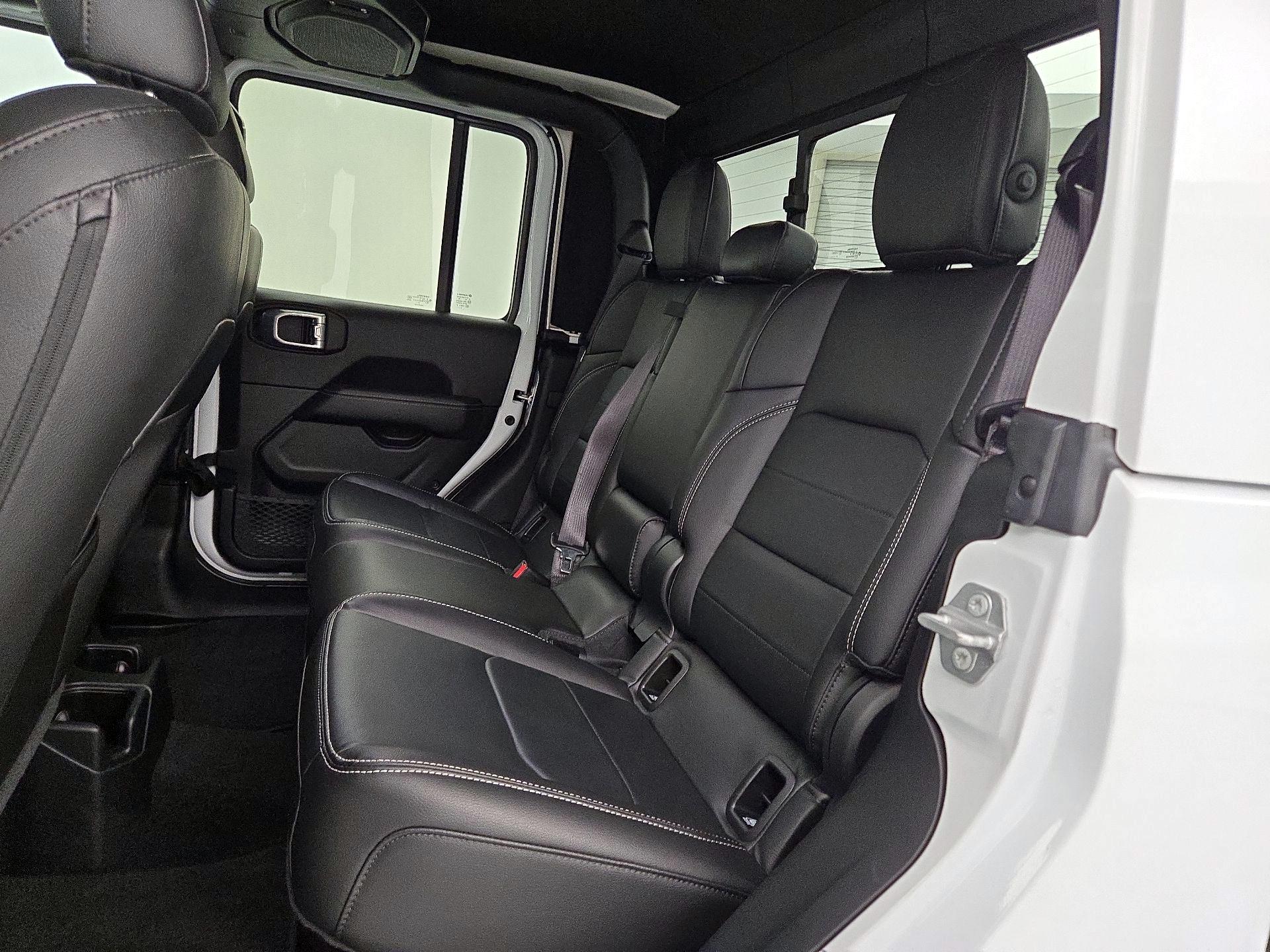 Thumbnail: 2021 Jeep Gladiator - 20
