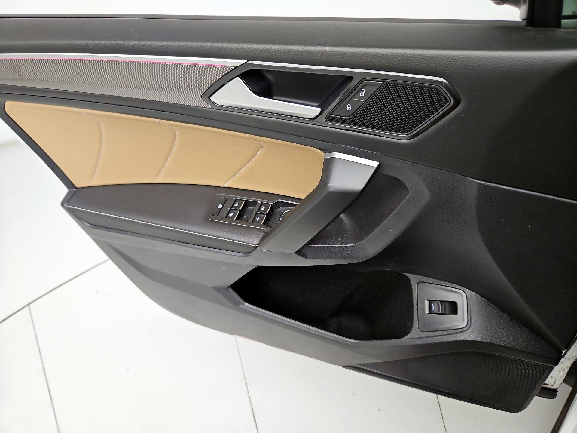 Thumbnail: 2024 Volkswagen Tiguan - 12