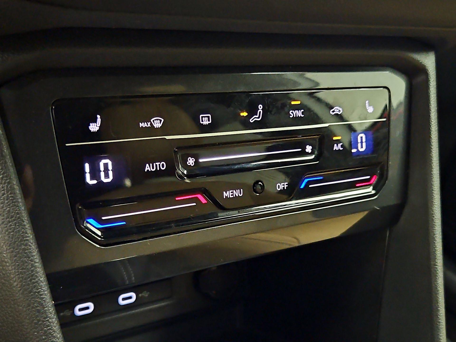 Thumbnail: 2024 Volkswagen Tiguan - 16