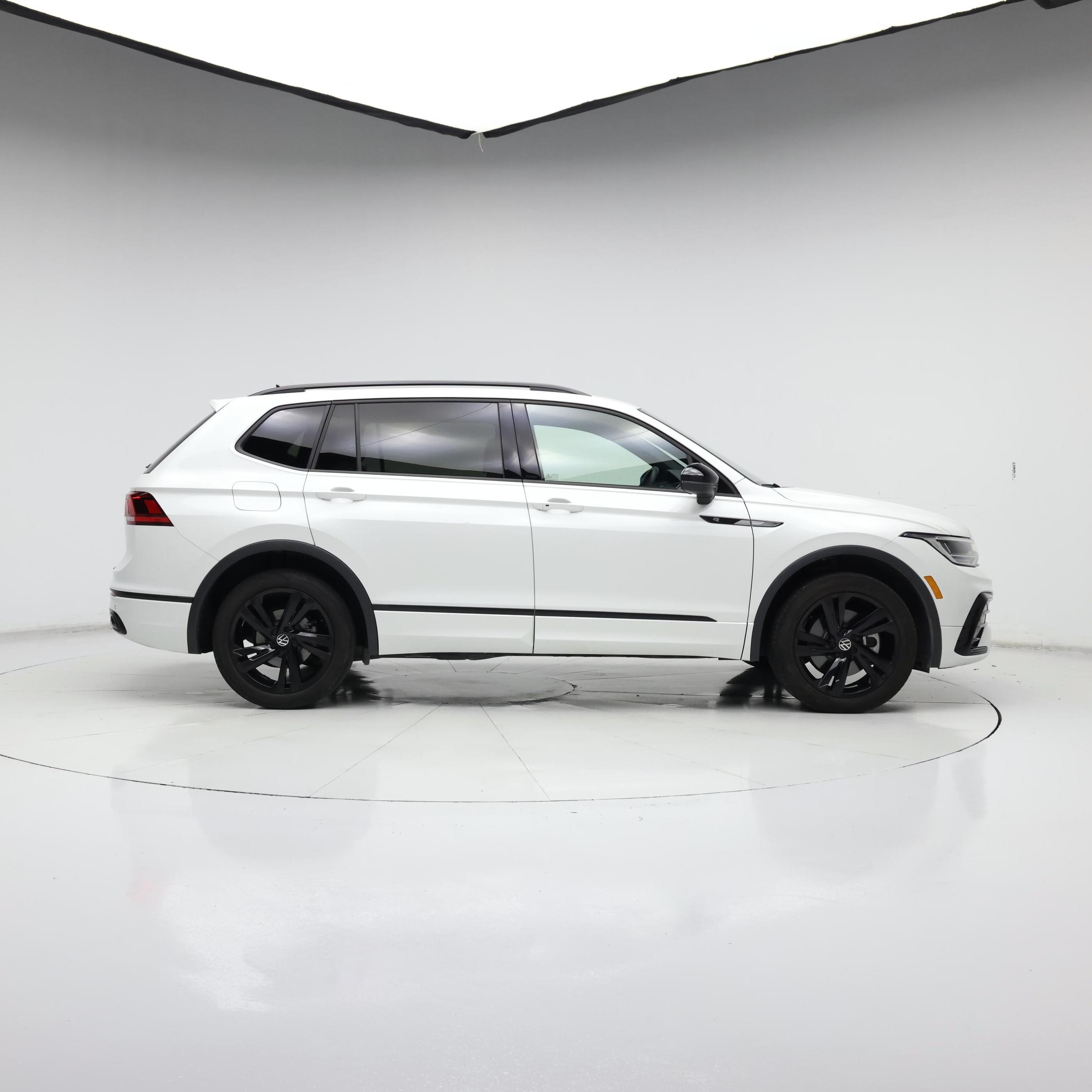Thumbnail: 2024 Volkswagen Tiguan - 7