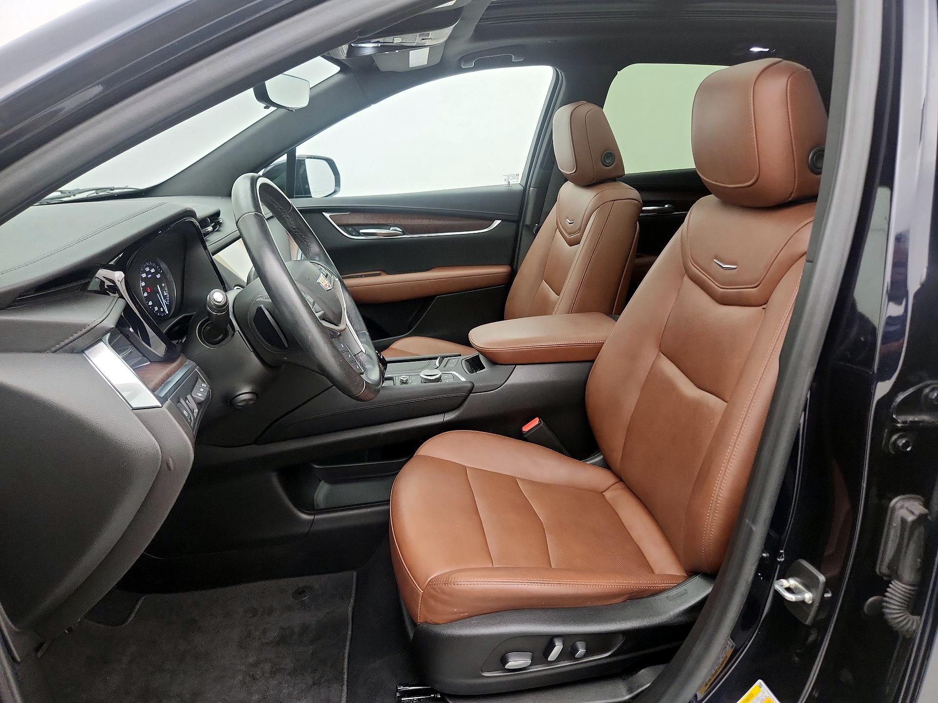 Thumbnail: 2022 Cadillac XT5 - 11