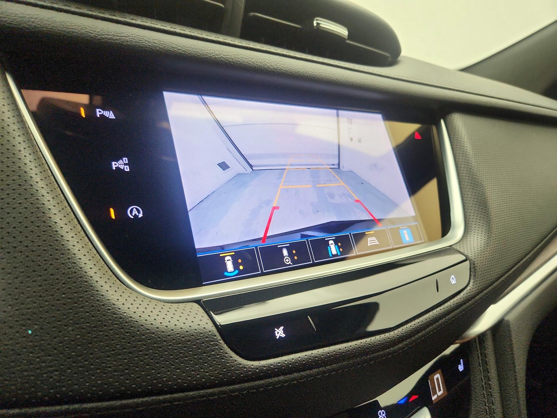 Thumbnail: 2022 Cadillac XT5 - 14