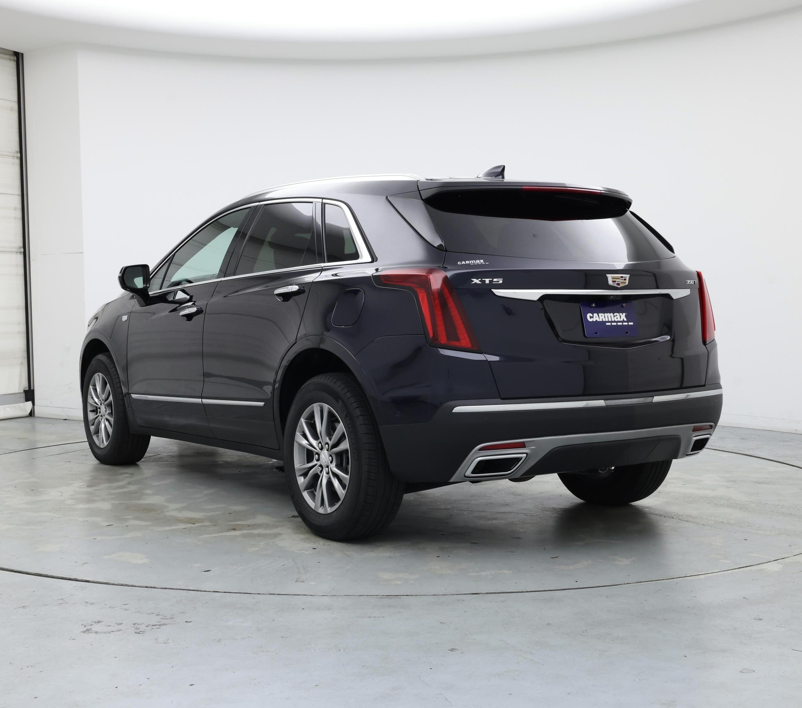 Thumbnail: 2022 Cadillac XT5 - 2