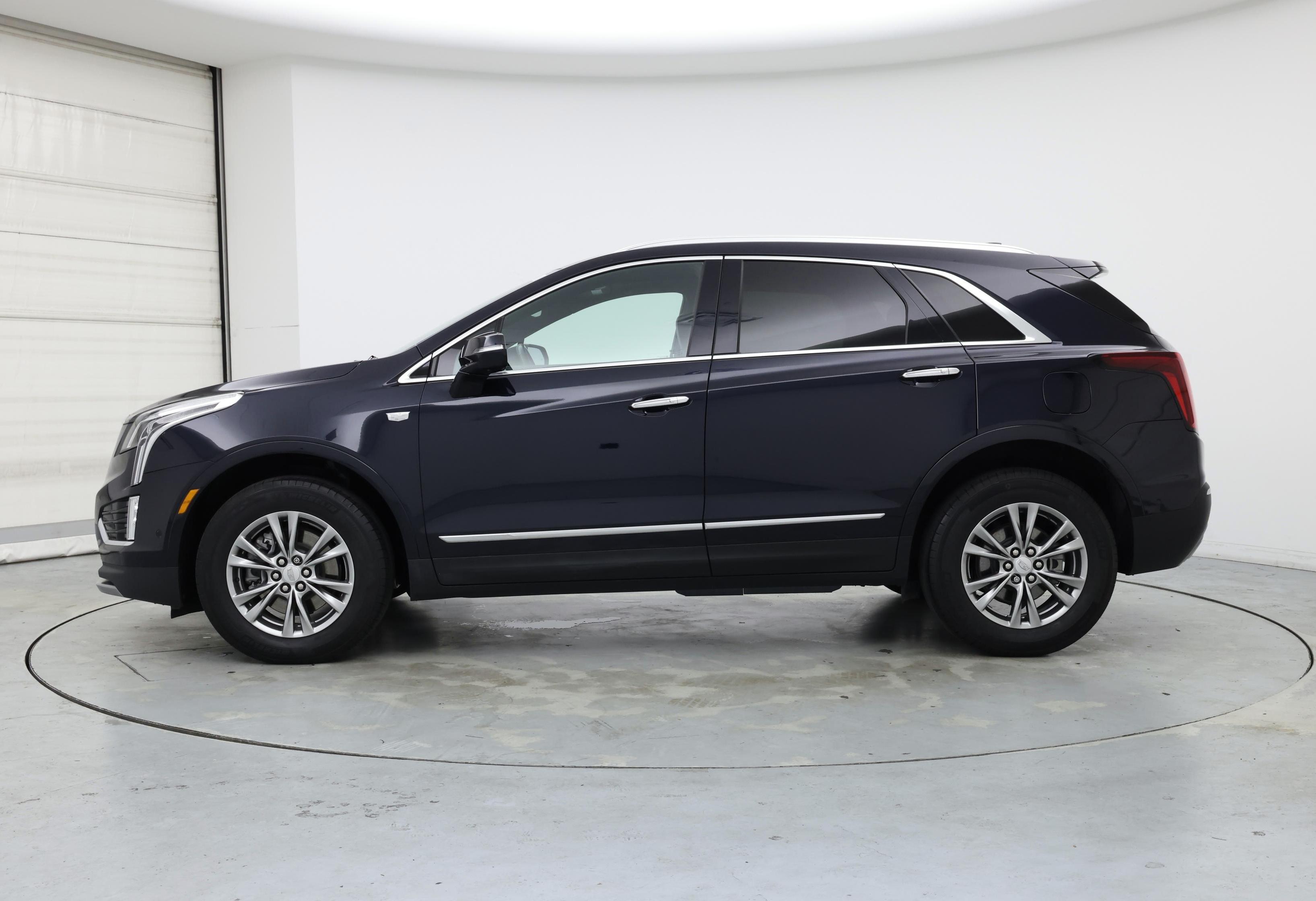 Thumbnail: 2022 Cadillac XT5 - 3