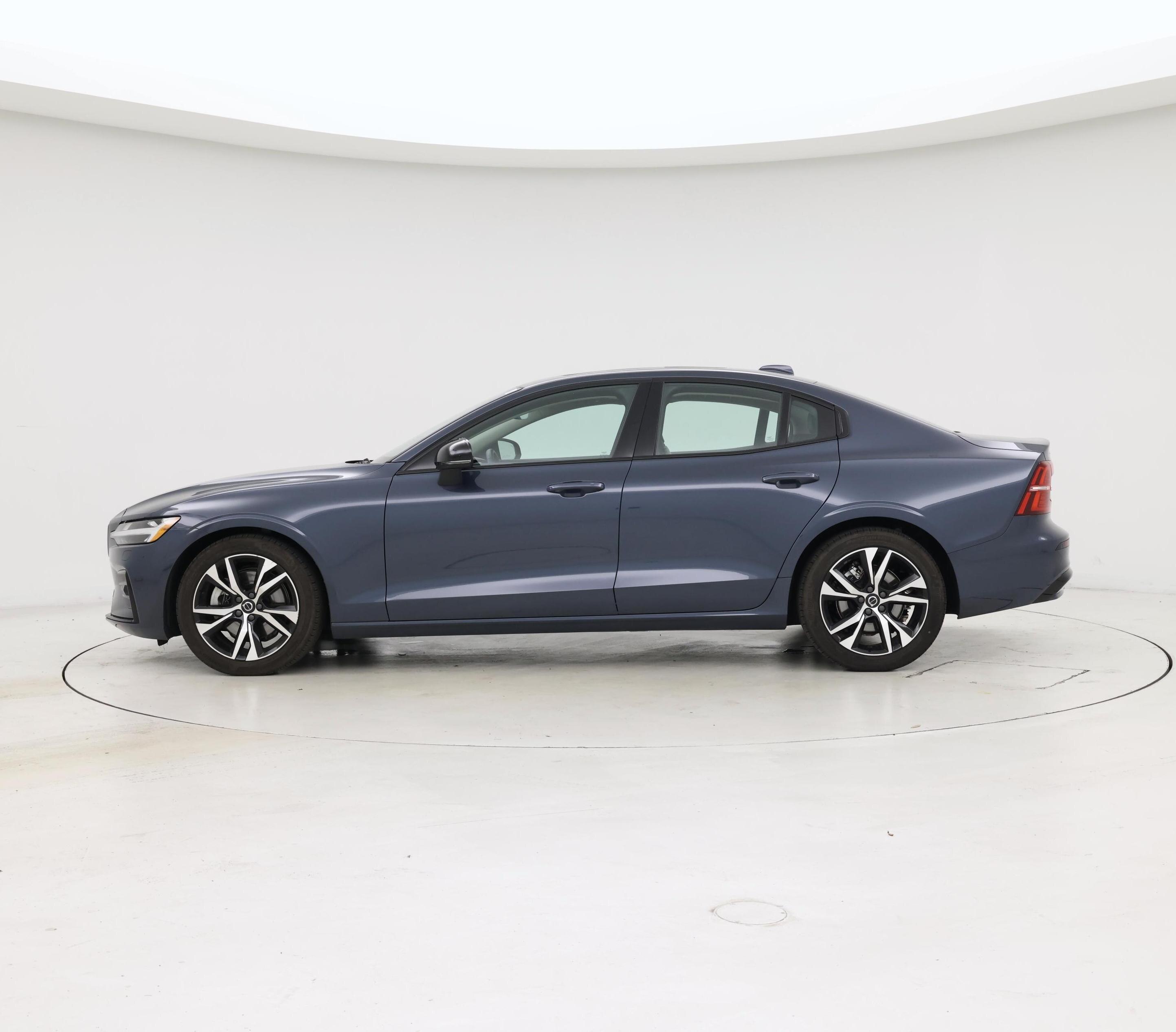 Thumbnail: 2025 Volvo S60 - 3