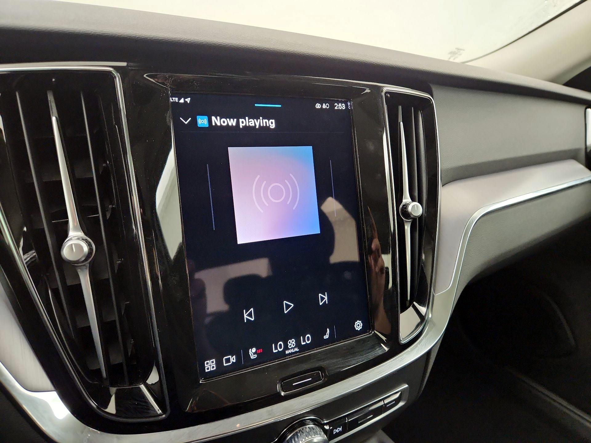 Thumbnail: 2025 Volvo S60 - 14