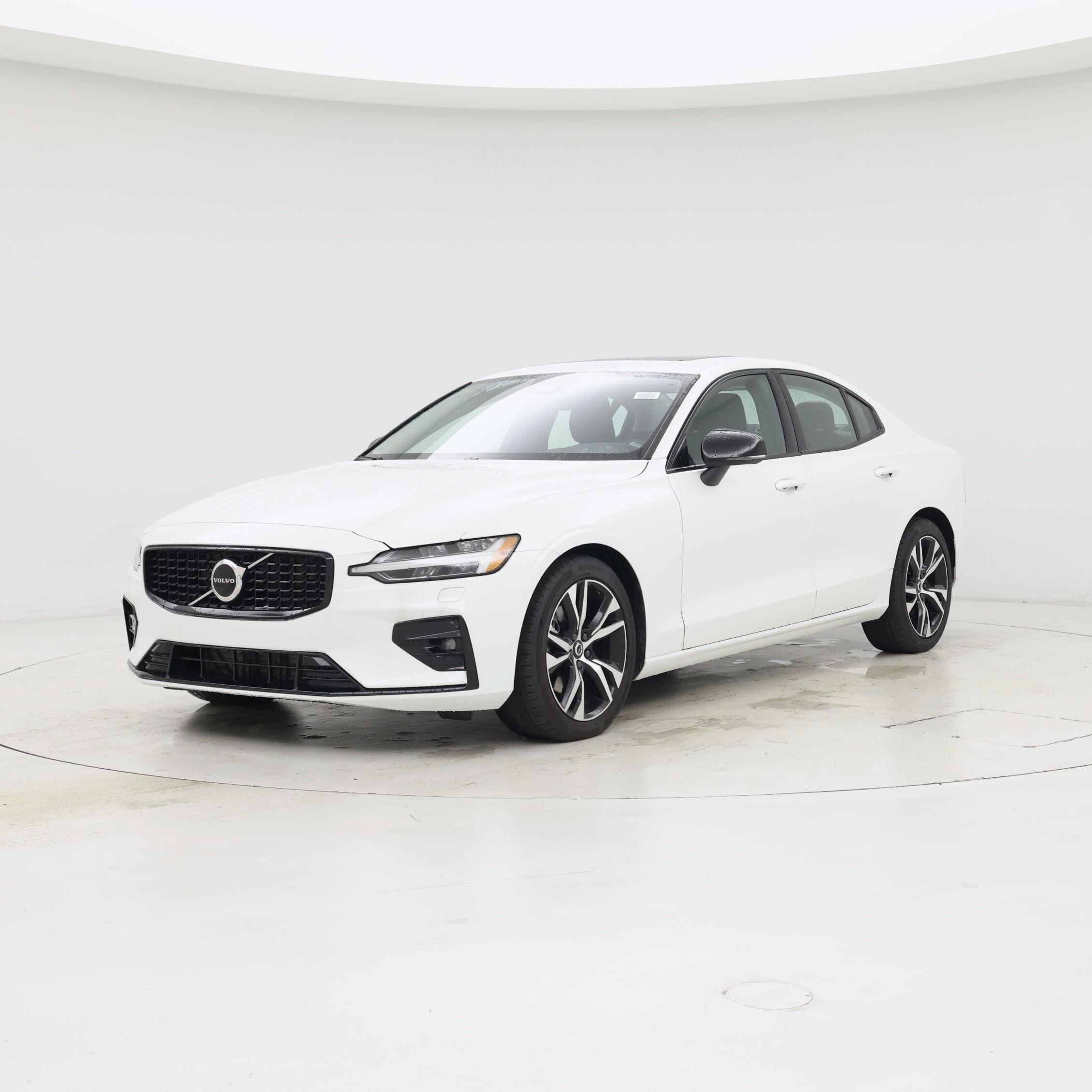 Thumbnail: 2025 Volvo S60 - 4