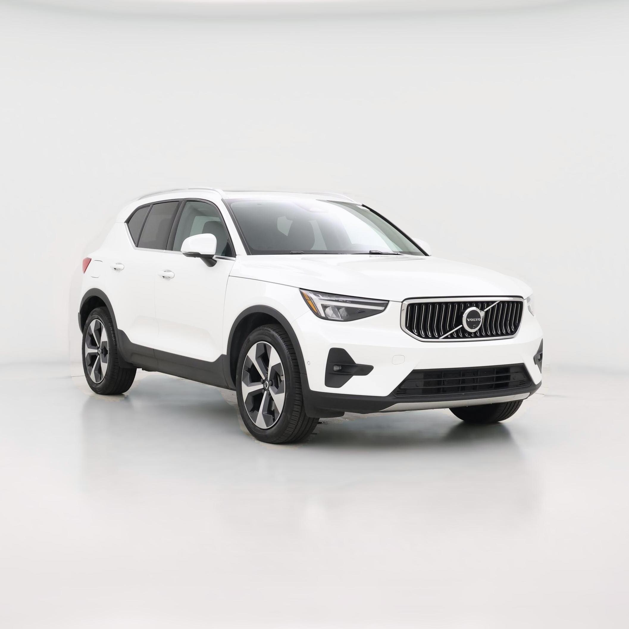 Thumbnail: 2025 Volvo XC40 - 1