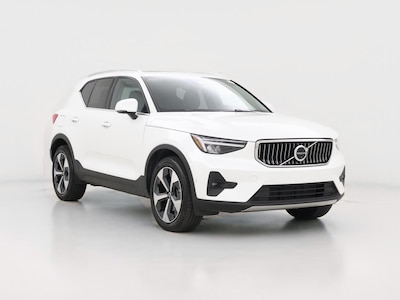 White 2025 Volvo XC40 B5 Plus Bright Theme