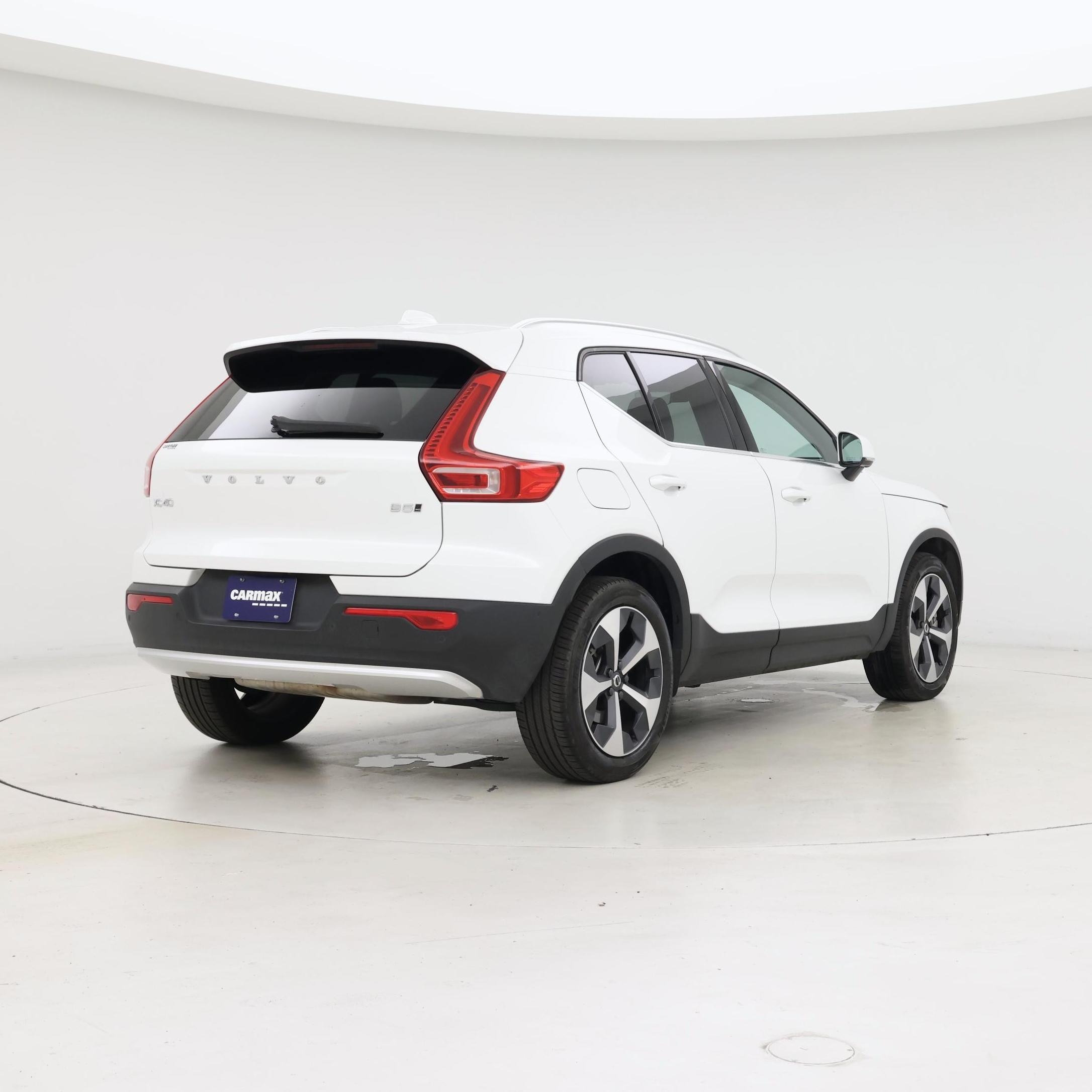 Thumbnail: 2025 Volvo XC40 - 8
