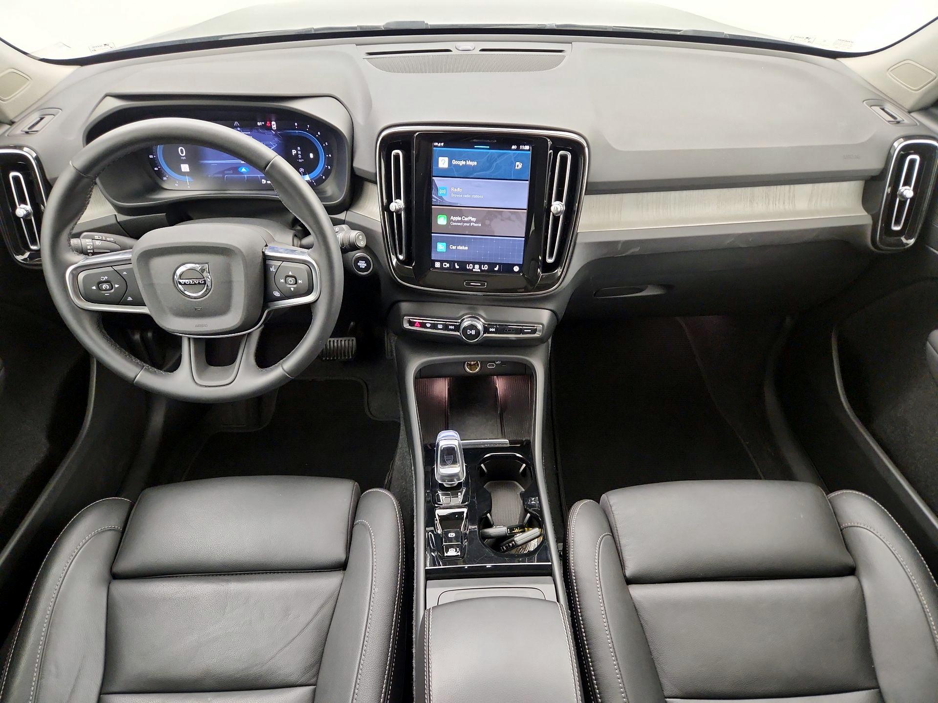 Thumbnail: 2025 Volvo XC40 - 9