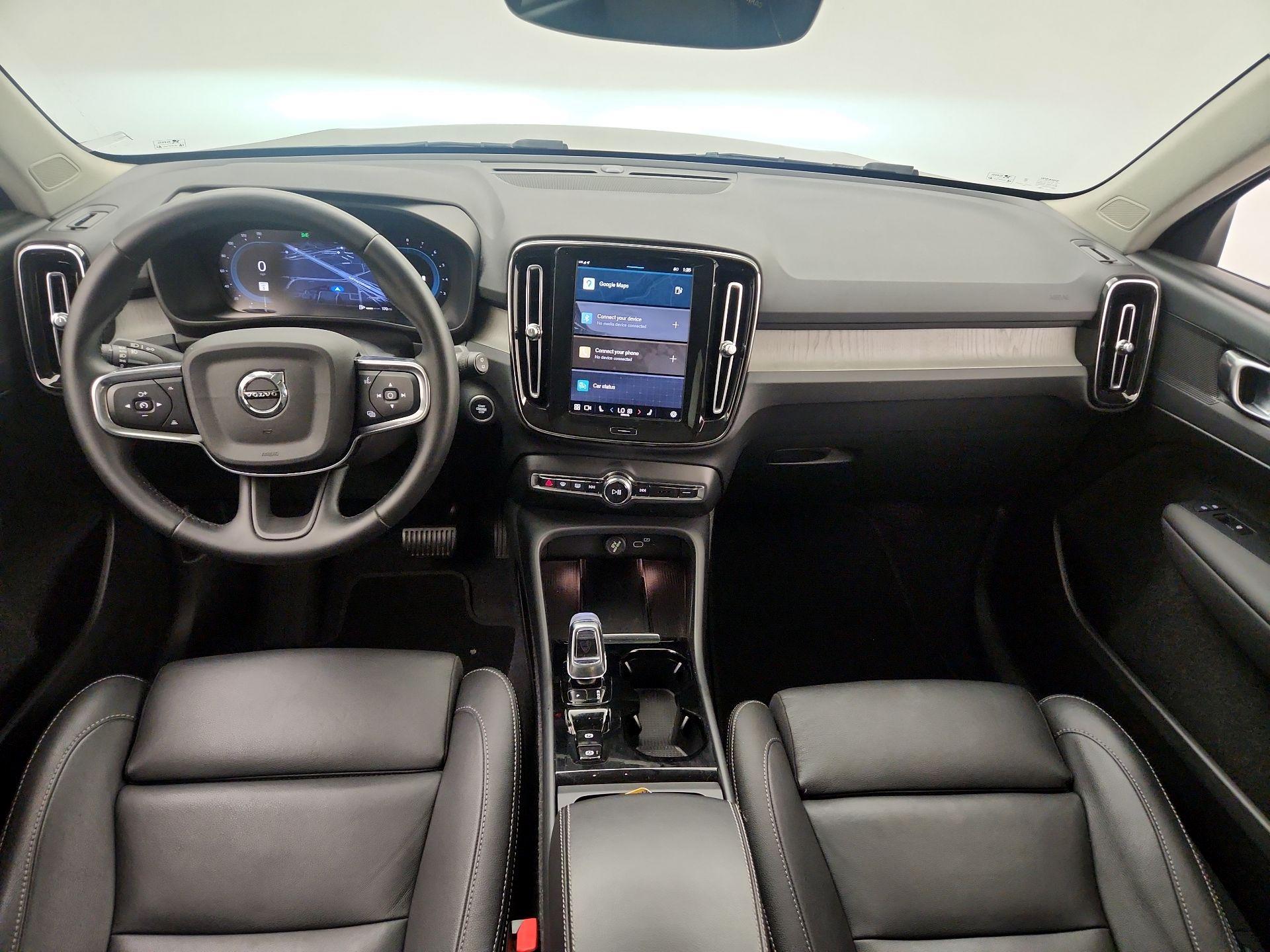 Thumbnail: 2025 Volvo XC40 - 9