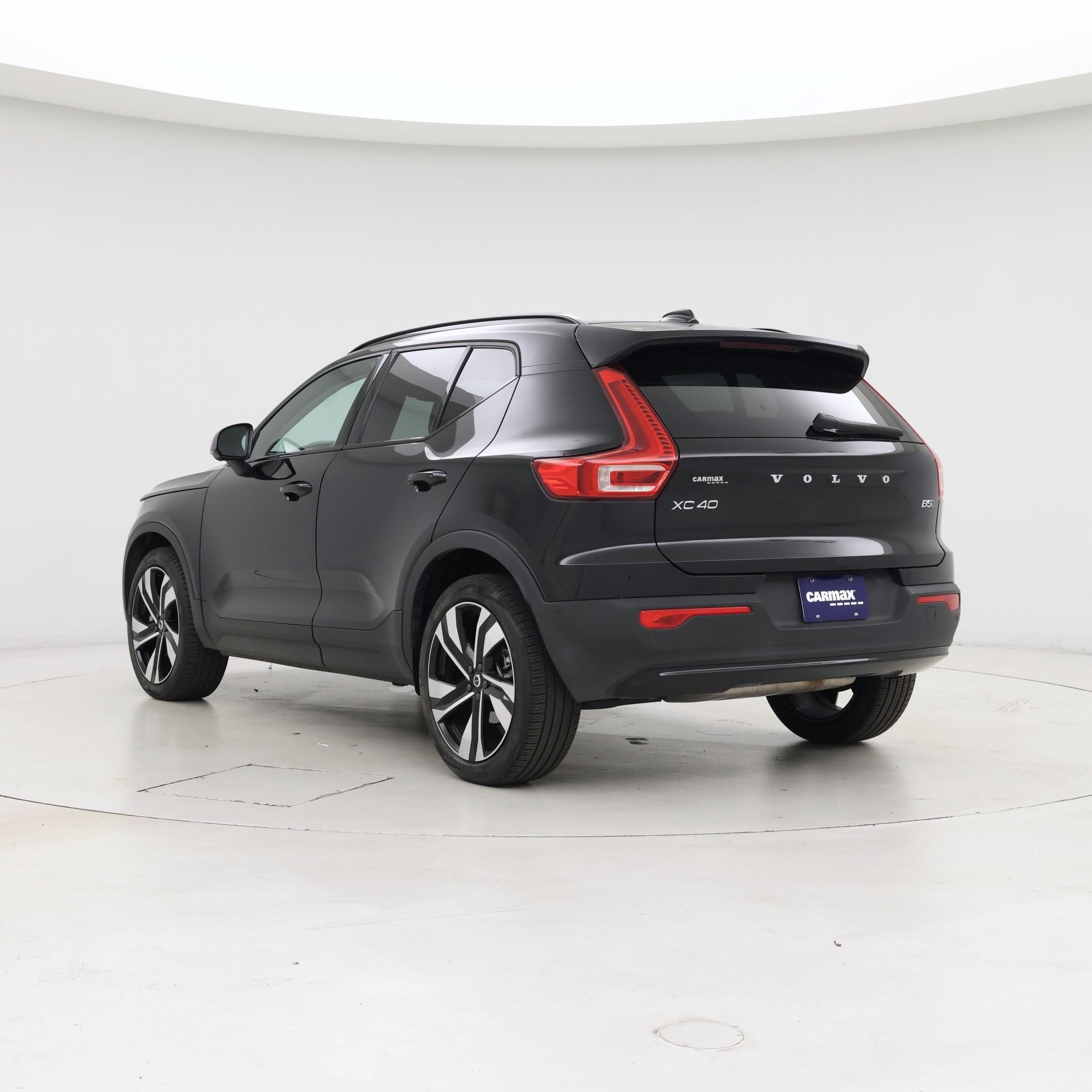 Thumbnail: 2025 Volvo XC40 - 2