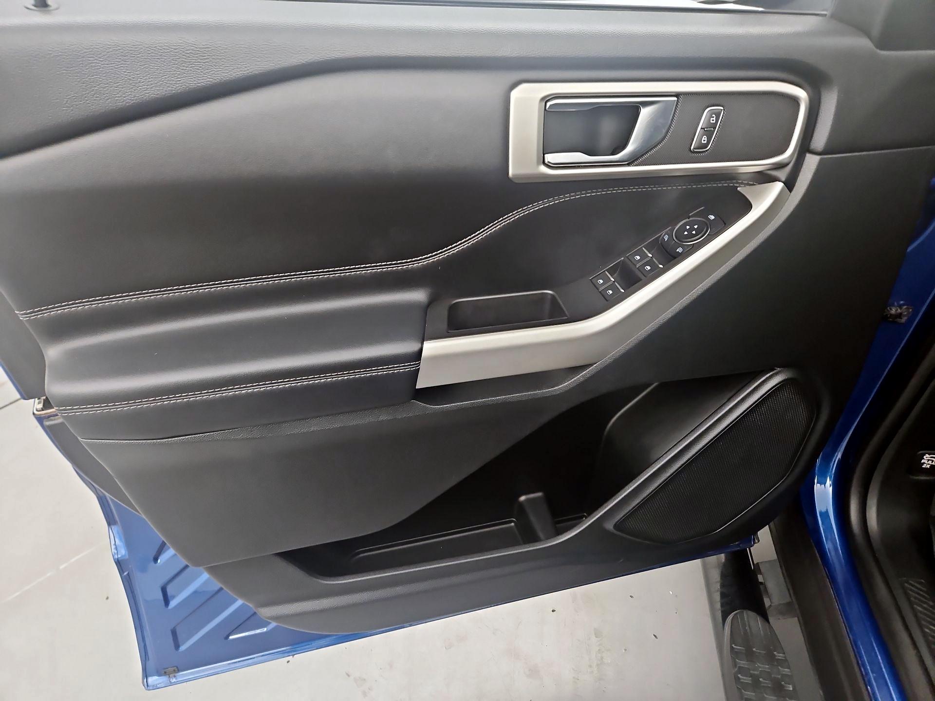 Thumbnail: 2020 Ford Explorer - 12