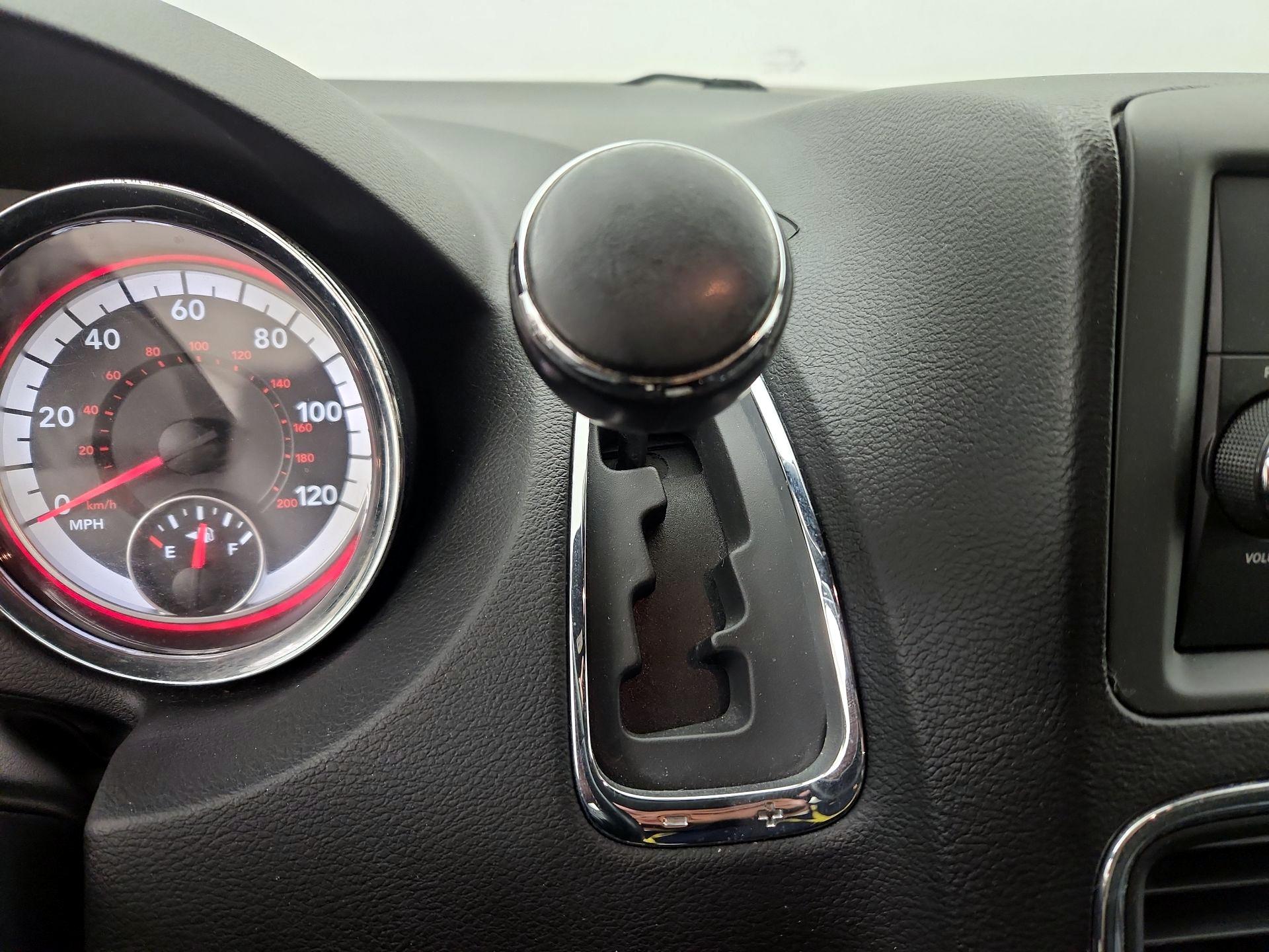 Thumbnail: 2016 Dodge Grand Caravan - 16