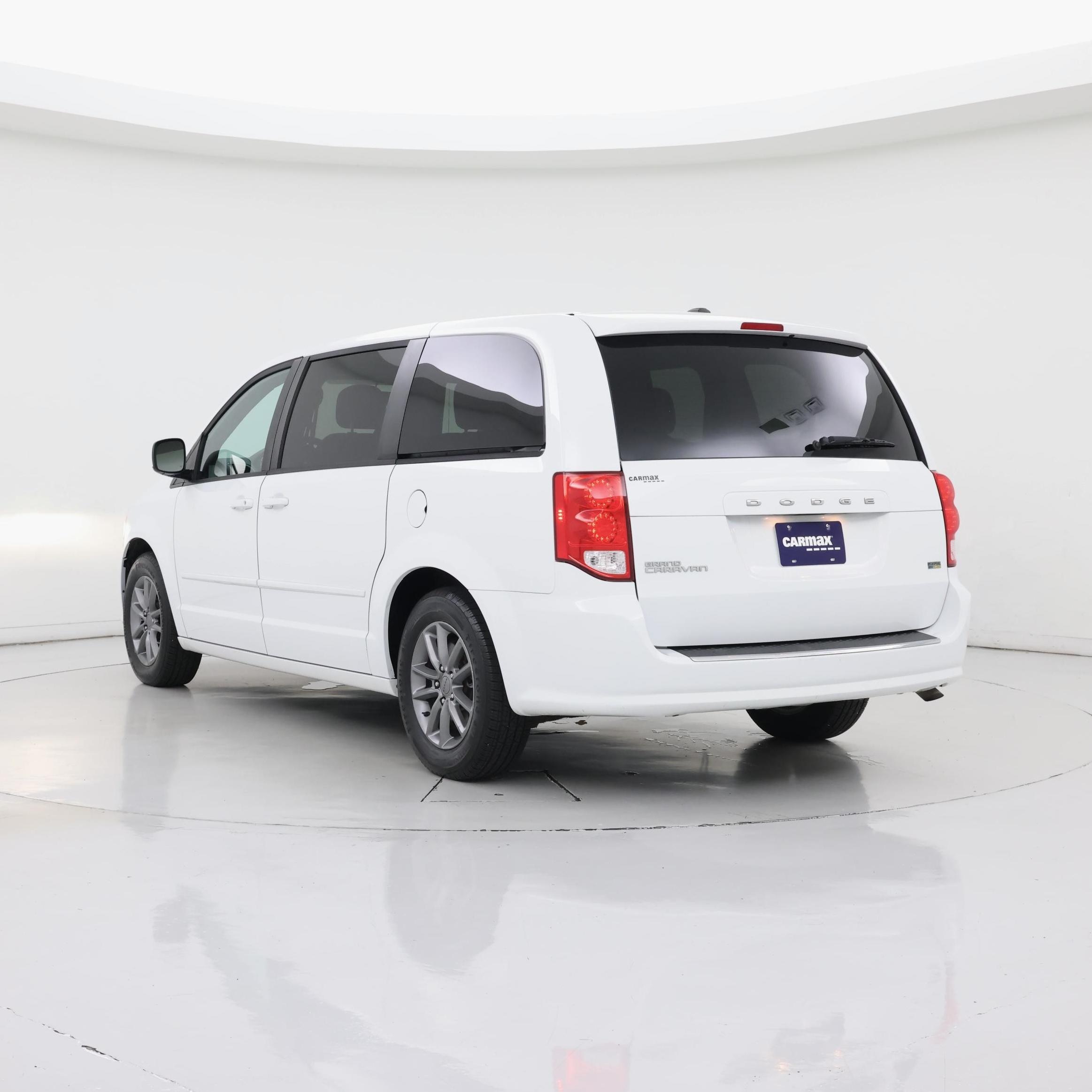 Thumbnail: 2016 Dodge Grand Caravan - 2