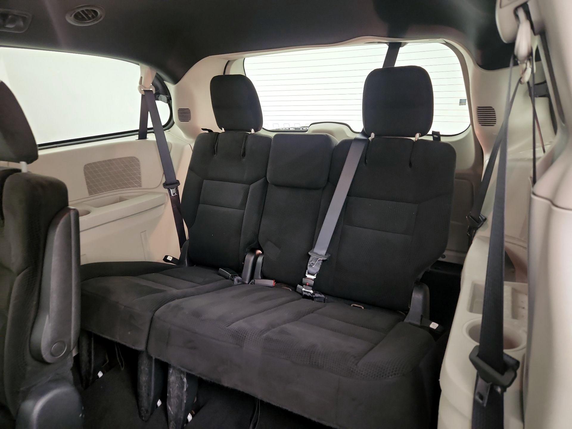 Thumbnail: 2016 Dodge Grand Caravan - 19