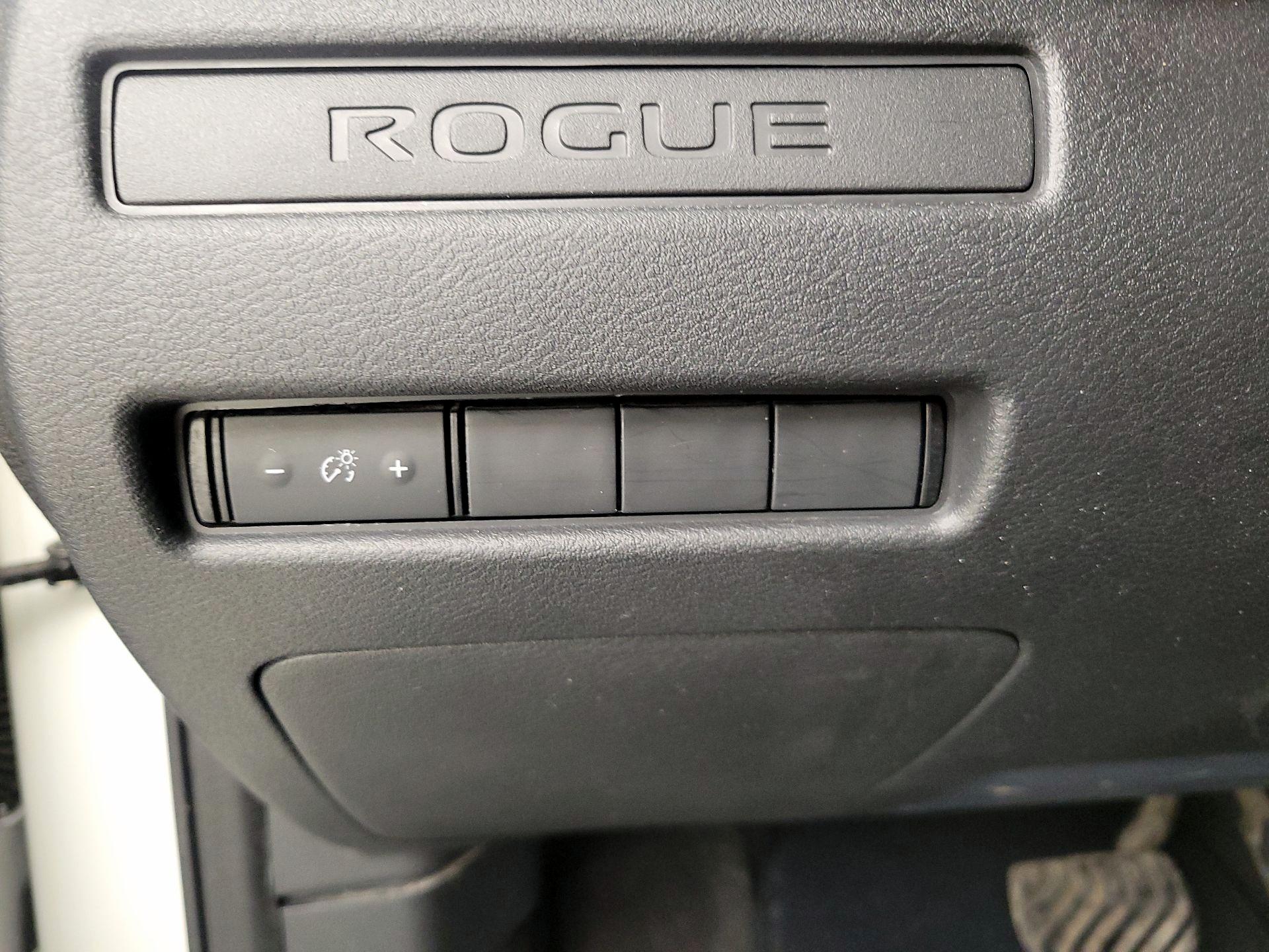 Thumbnail: 2022 Nissan Rogue - 13