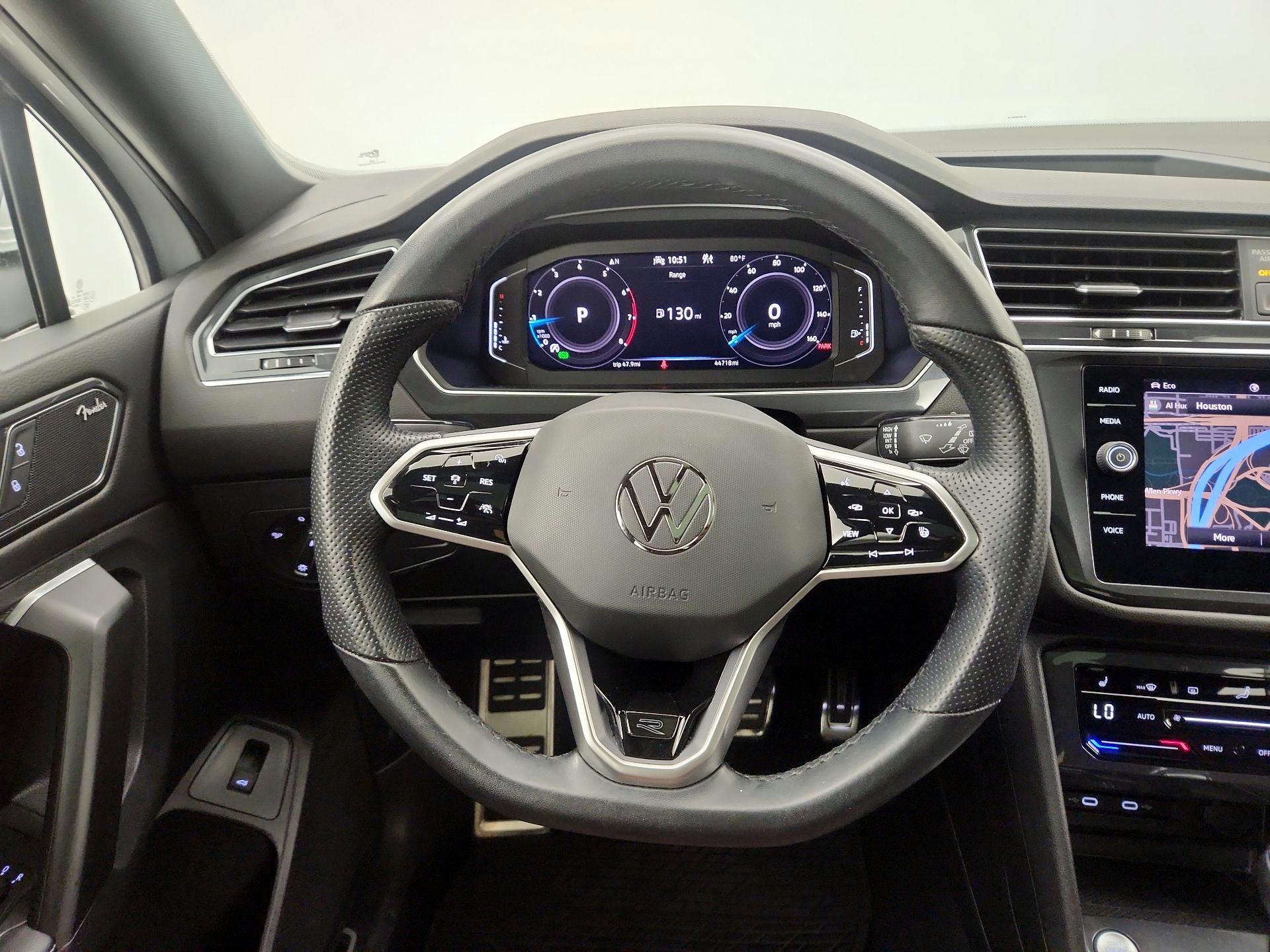 Thumbnail: 2022 Volkswagen Tiguan - 10
