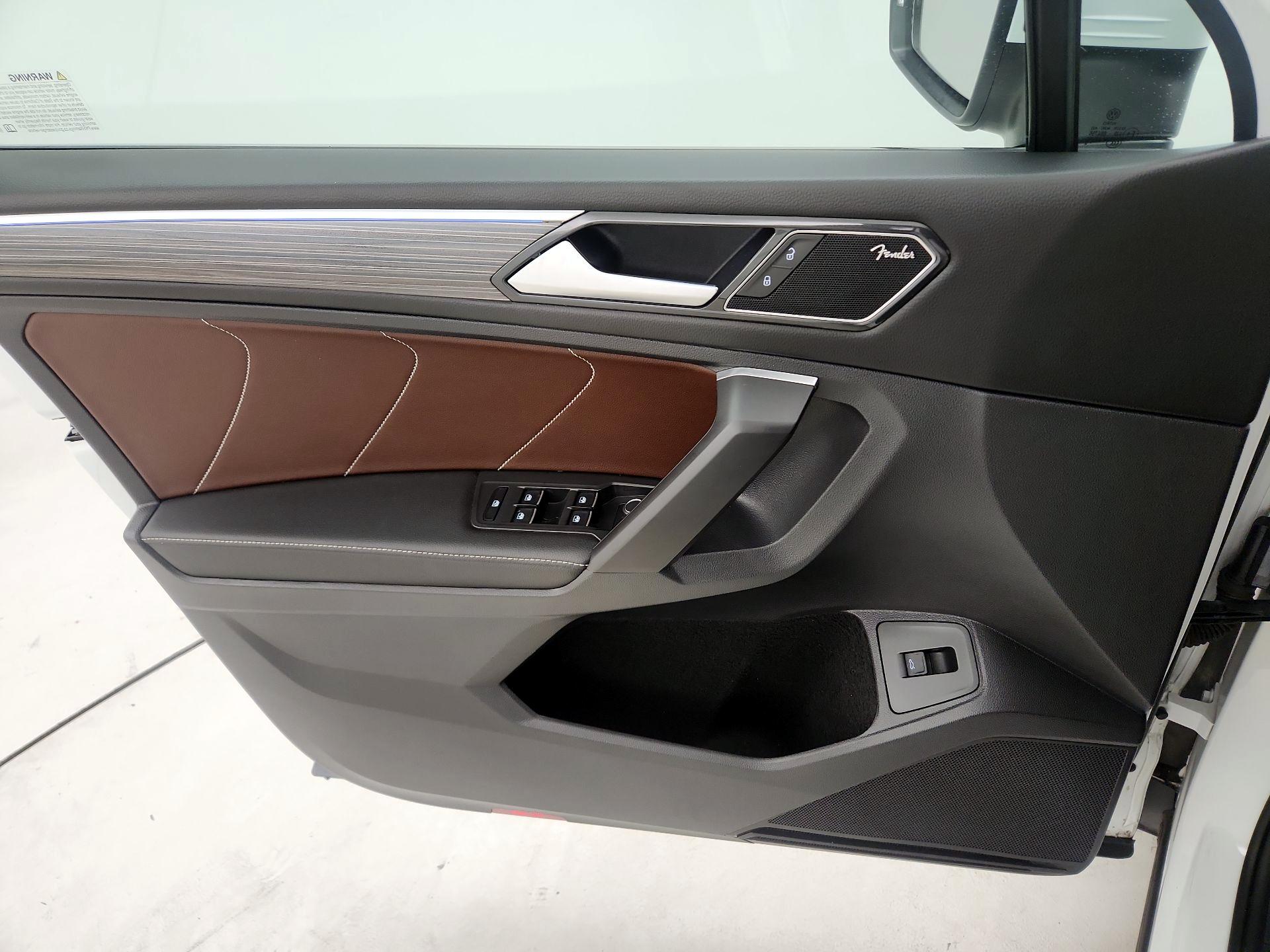 Thumbnail: 2022 Volkswagen Tiguan - 12