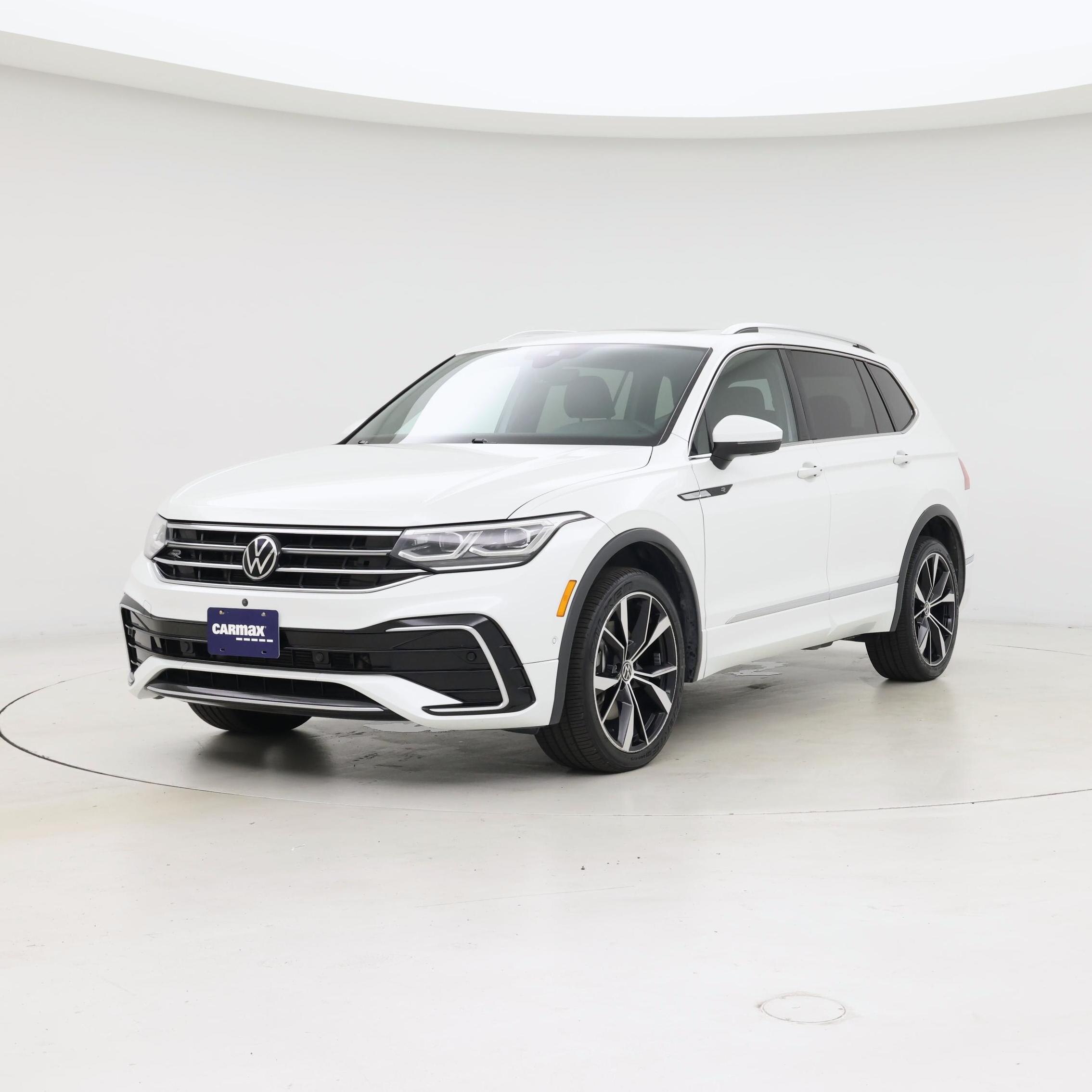 Thumbnail: 2022 Volkswagen Tiguan - 4