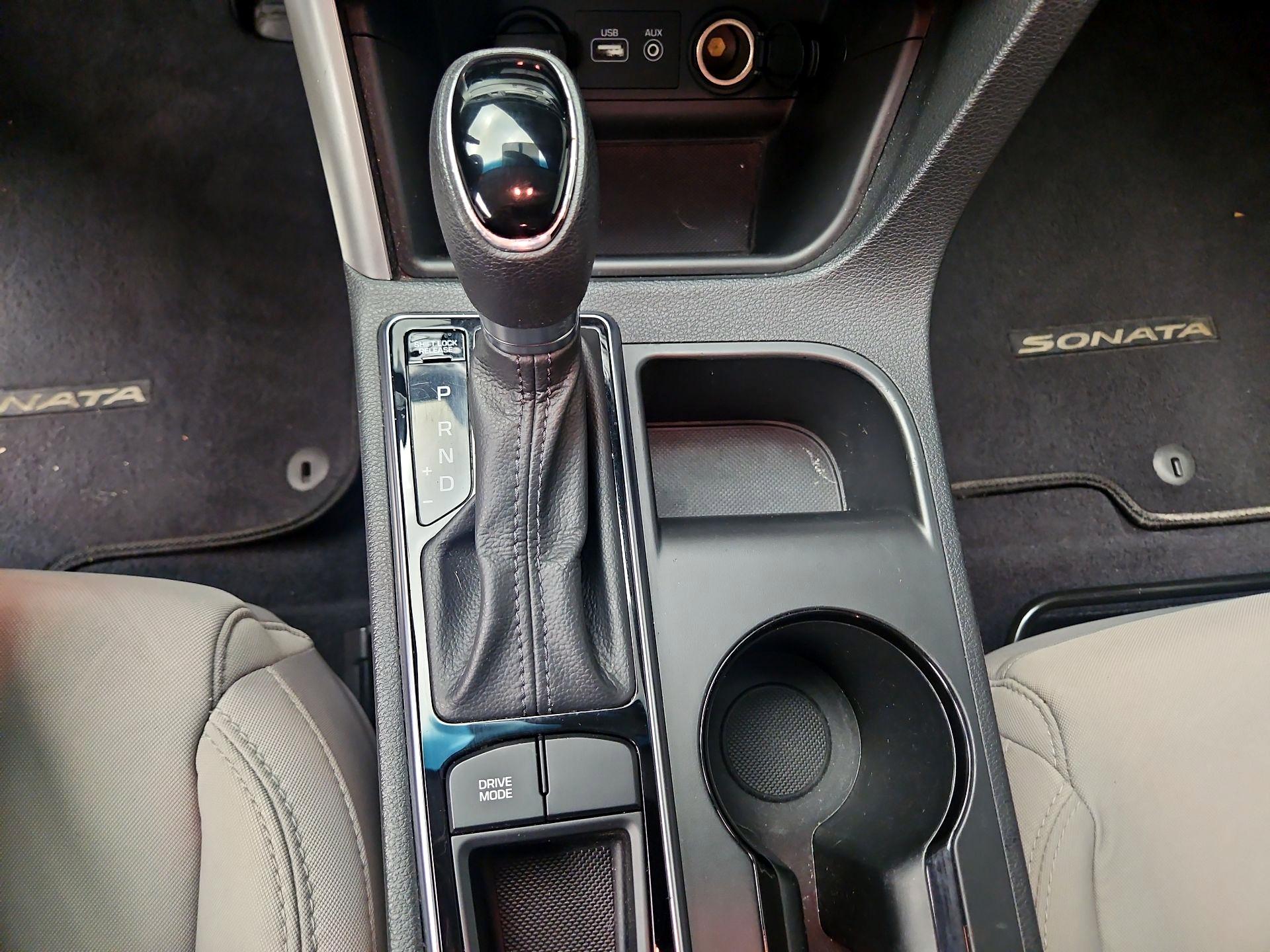Thumbnail: 2015 Hyundai Sonata - 15