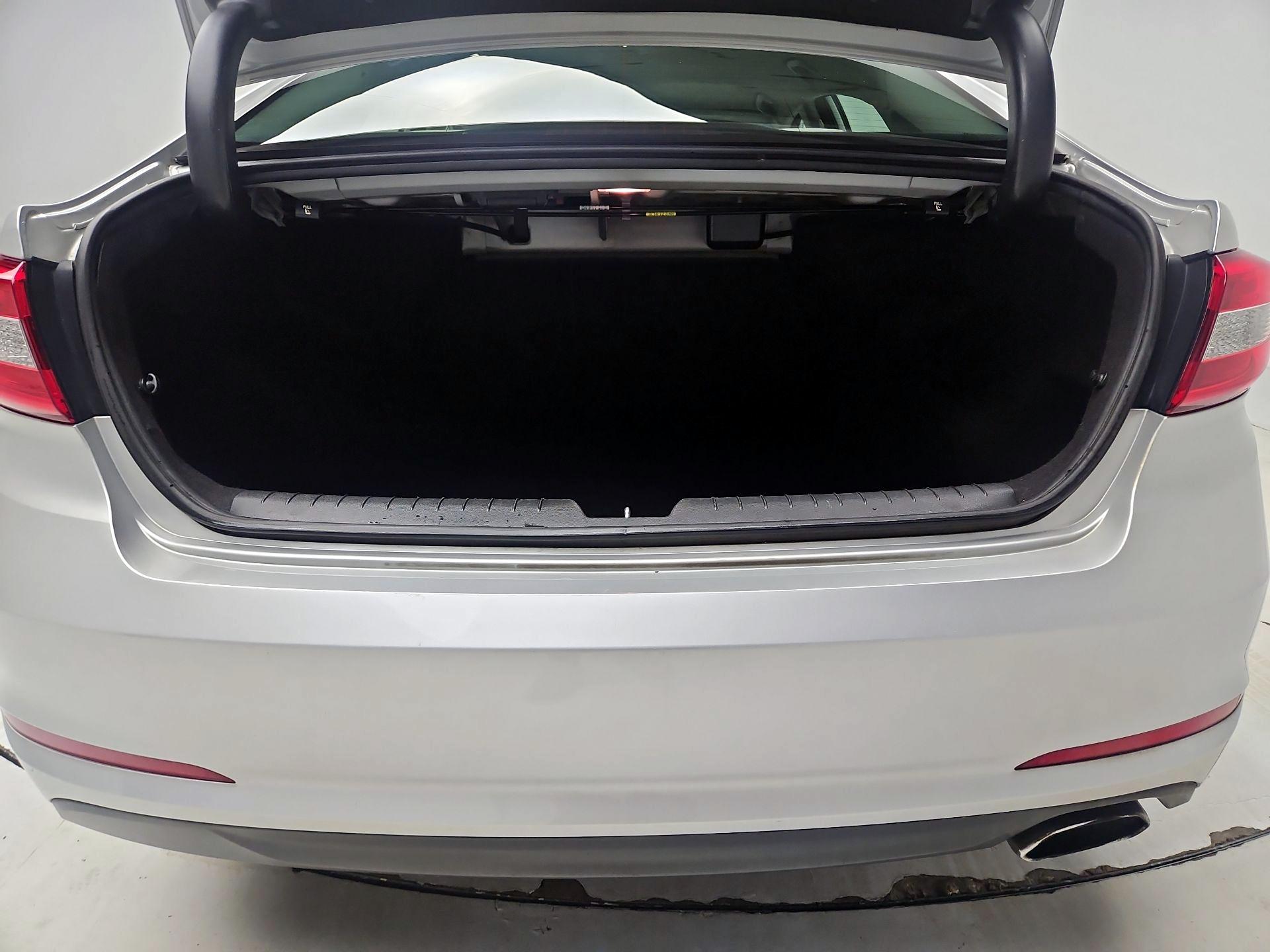 Thumbnail: 2015 Hyundai Sonata - 18
