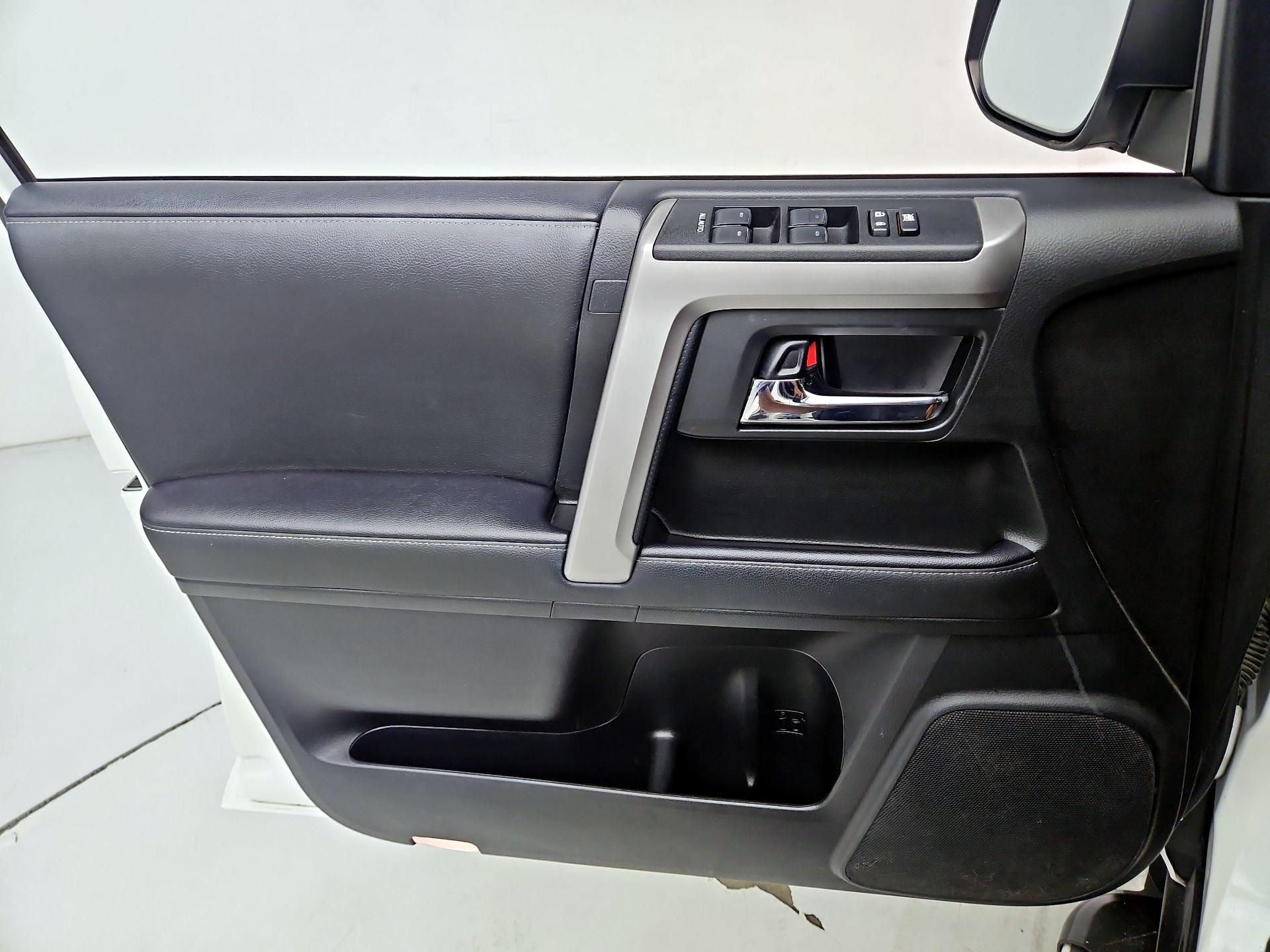 Thumbnail: 2020 Toyota 4Runner - 12