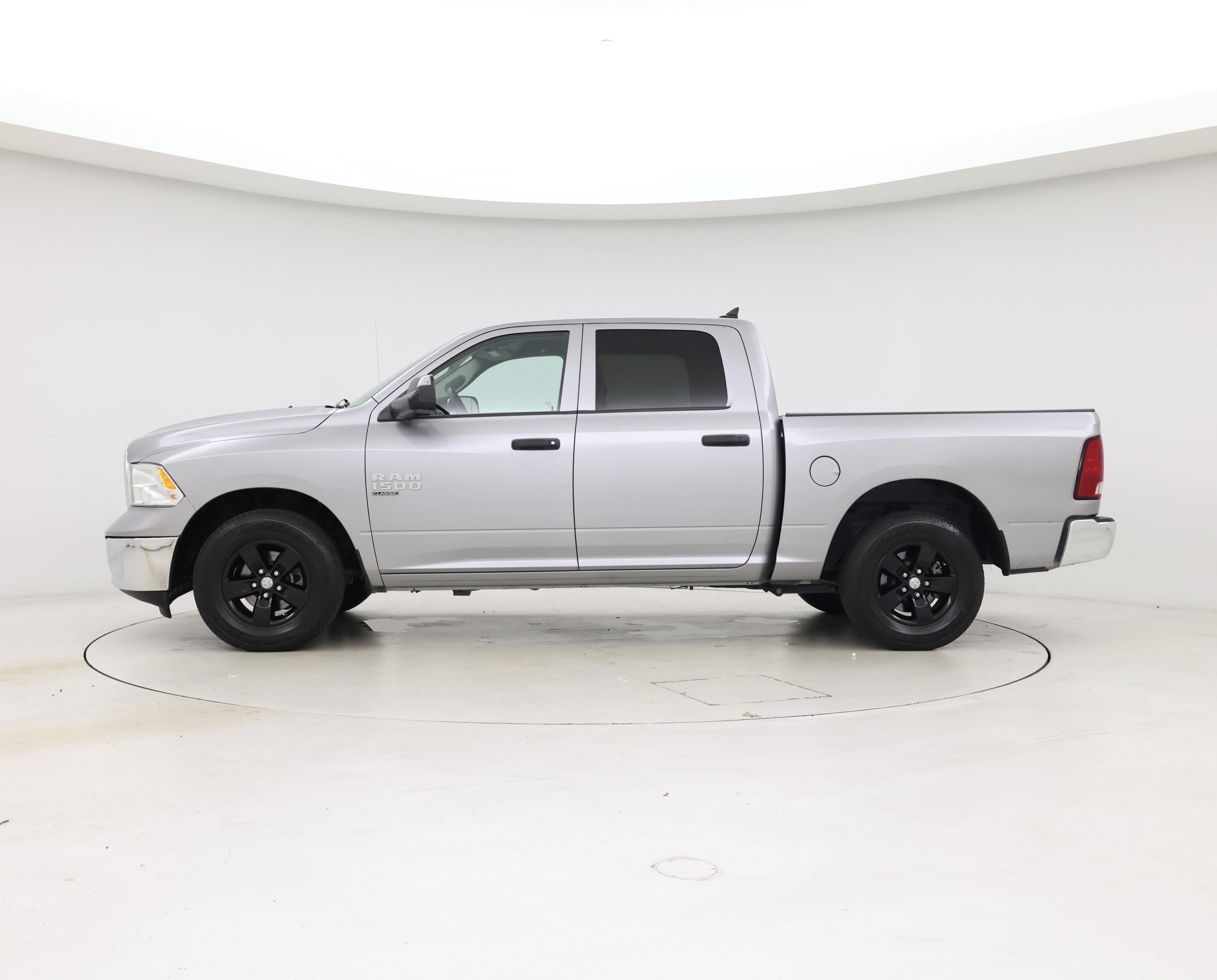 Thumbnail: 2022 RAM 1500 Classic - 3