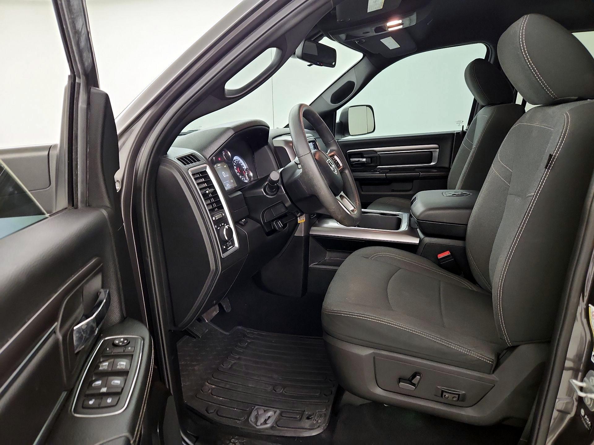 Thumbnail: 2021 RAM 1500 Classic - 11