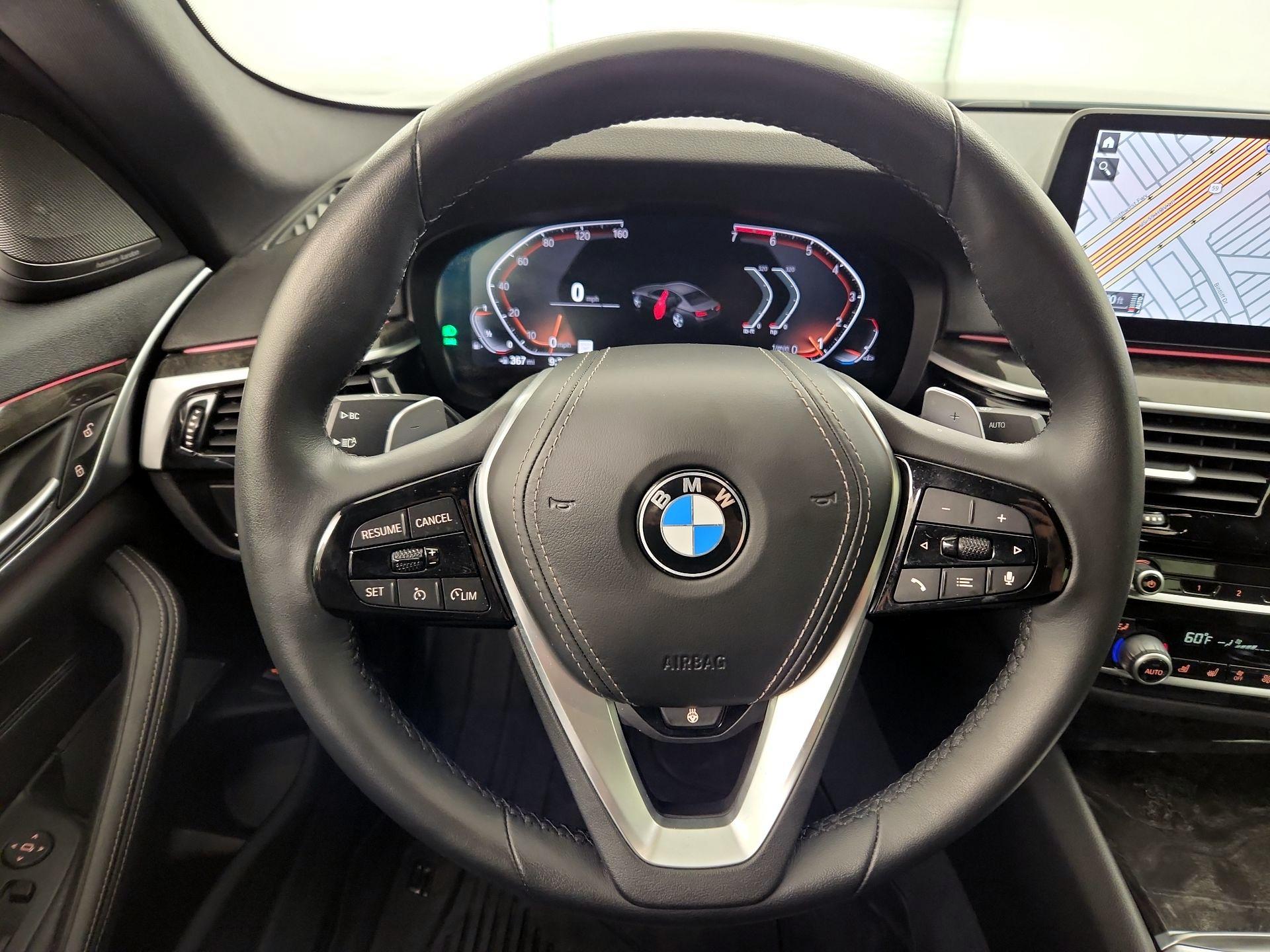 Thumbnail: 2022 BMW 5 Series - 10